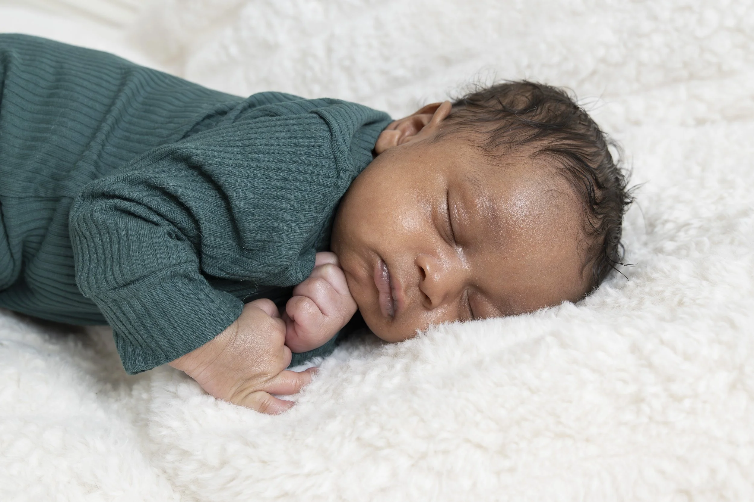 Muhammad_Athomenewbornsession_34.JPG