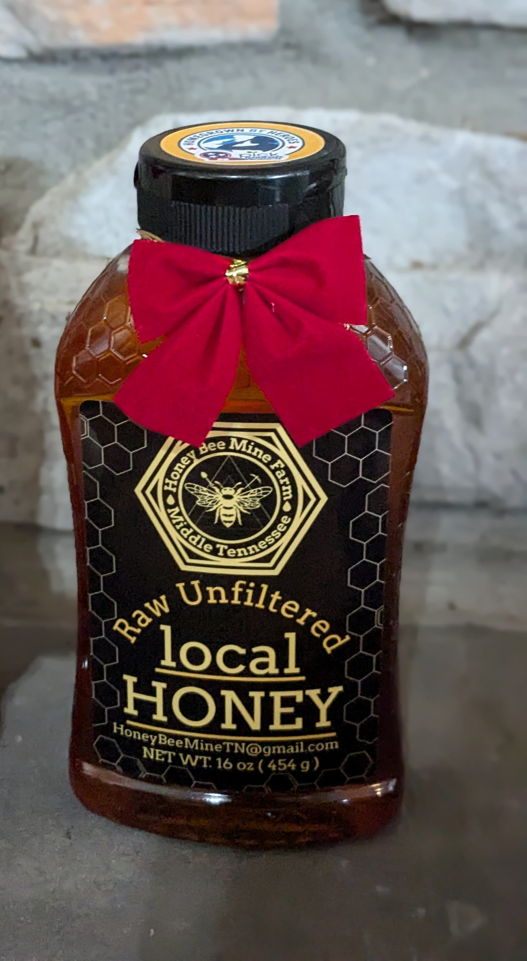1LB Honey Holiday Bottle.jpg