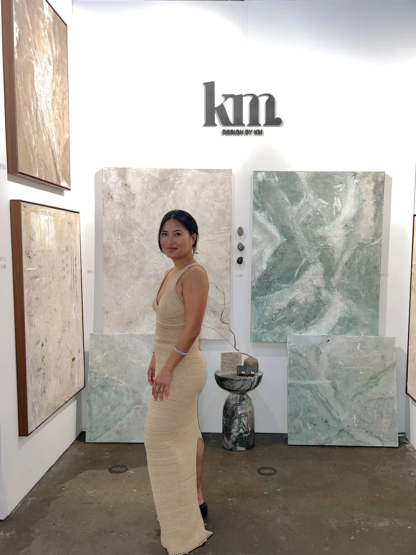 So grateful and loving every step of this journey. Thanks for having me again @theotherartfair ! And ty to my assistant and all those who came out to support 🫶
