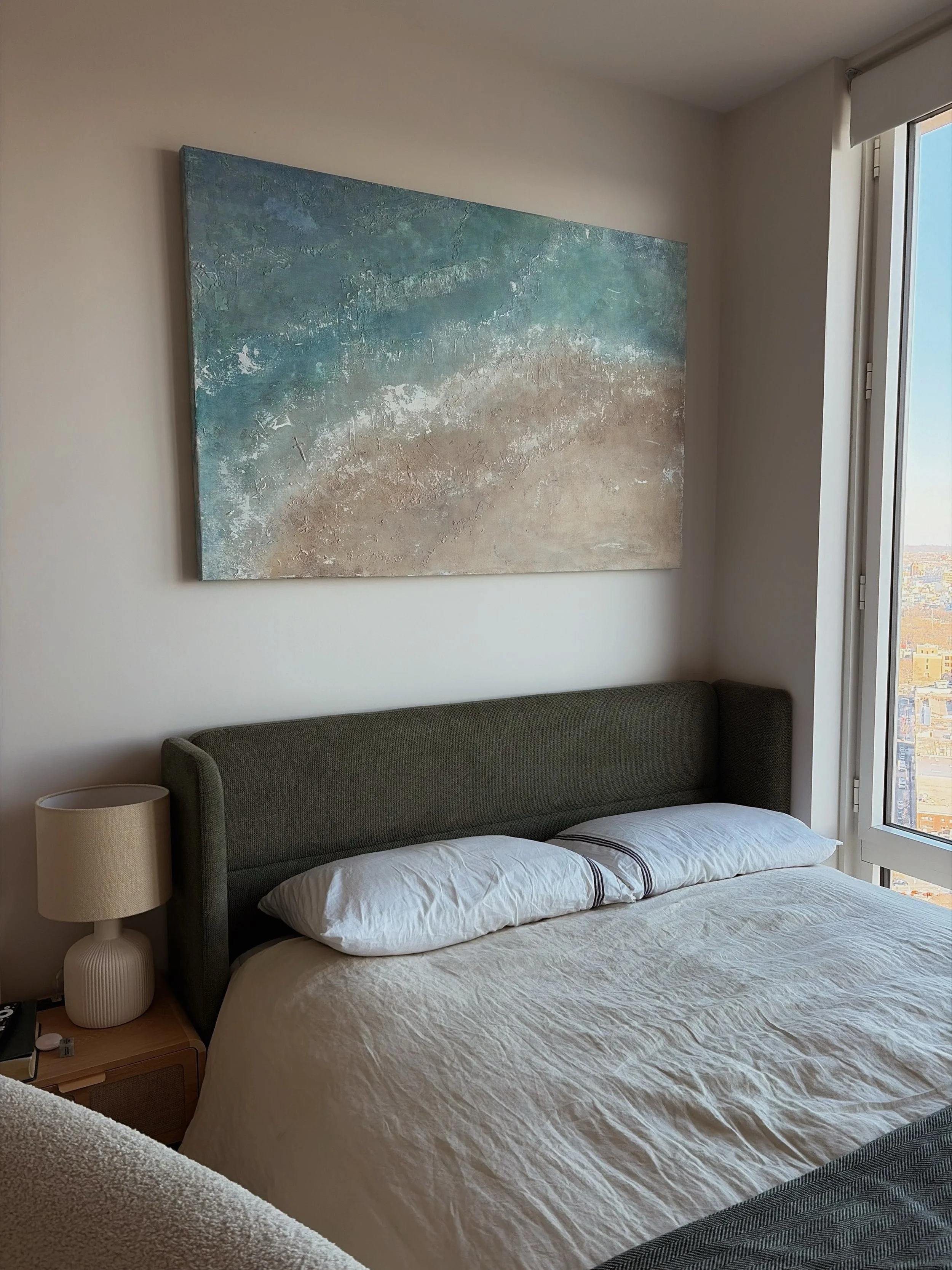 Inspired by the beaches in the Bahamas where @andres.fernandez.vilches grew up! Calming and nostalgic vibes for the bedroom 🌊