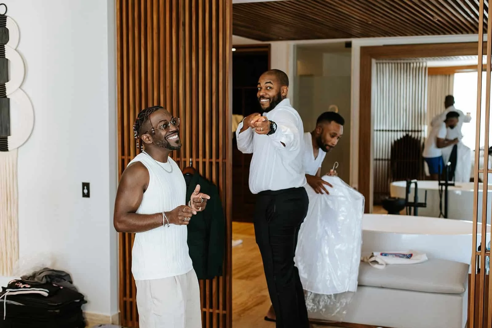 The Groomsmen, Loose and Laughing