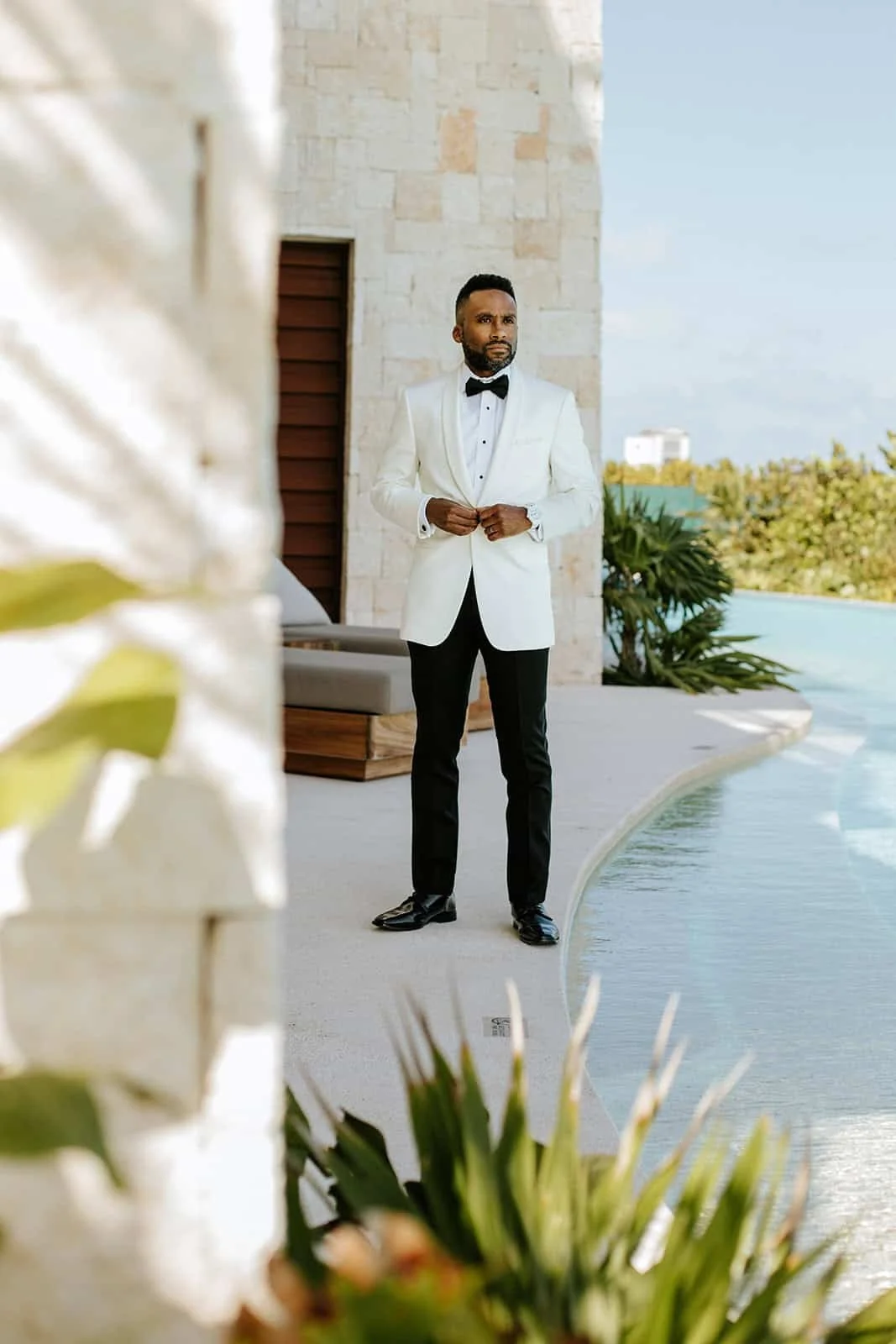 The Groom, Poolside and Ready