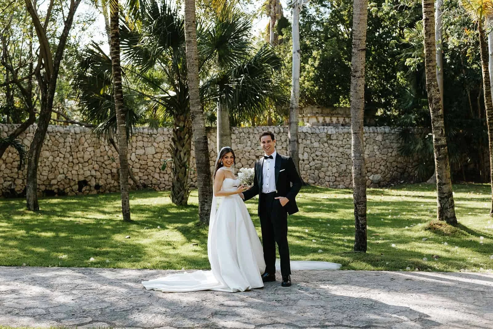 xcaret-park-wedding-couple-portrait.jpg