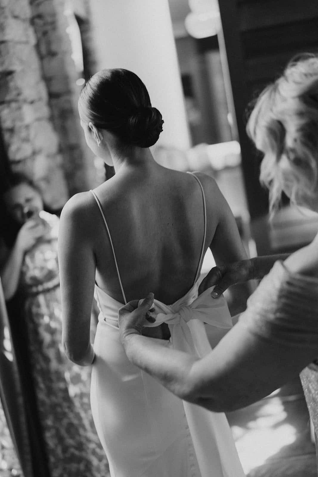 secrets-moxche-bride-getting-ready.jpg