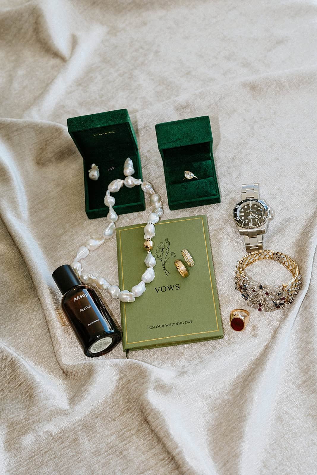 cancun-bride-getting-ready-pearl-necklace.jpg