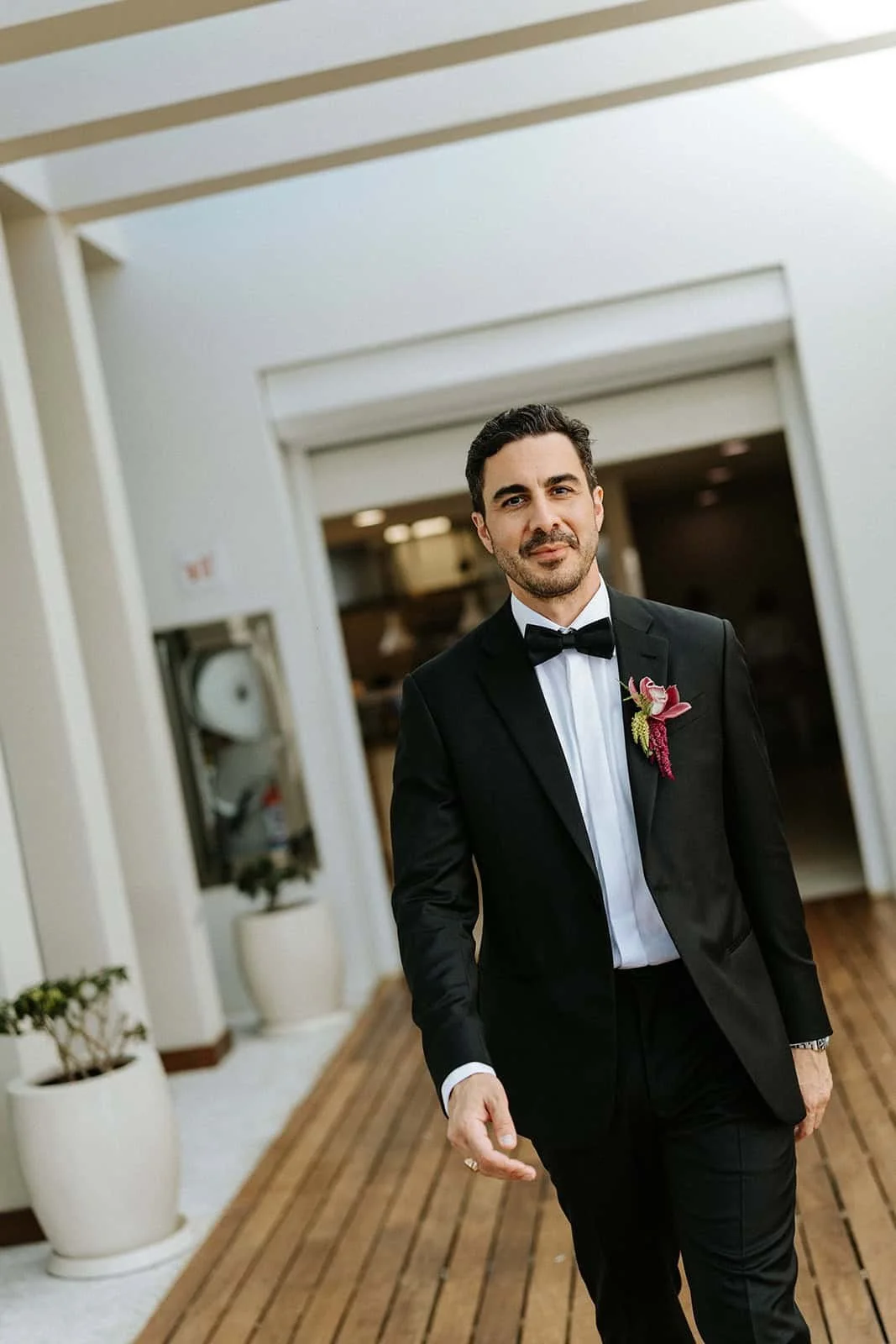 cancun-groom-portrait-boutonniere.jpg