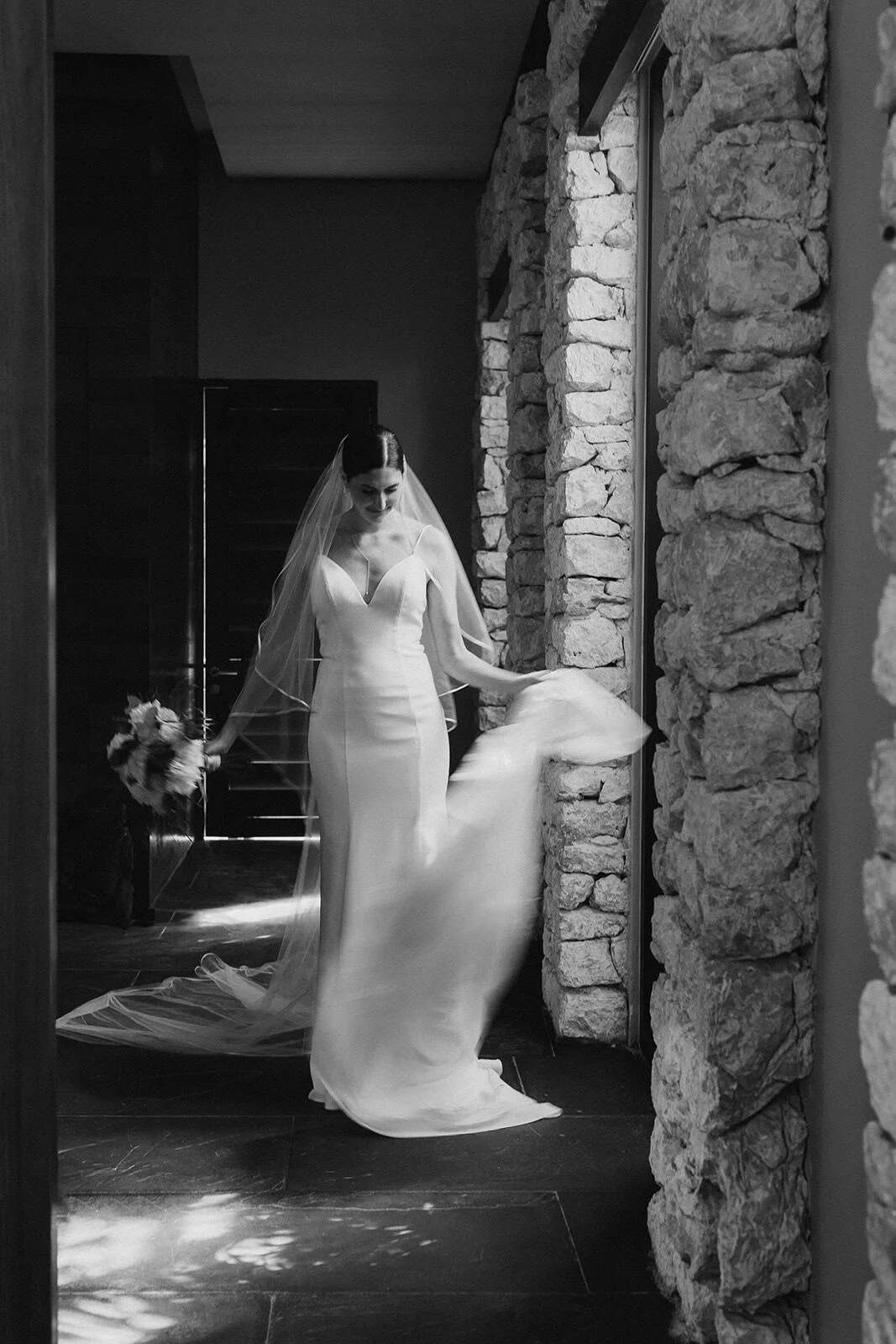 secrets-moxche-bride-getting-ready-2.jpg