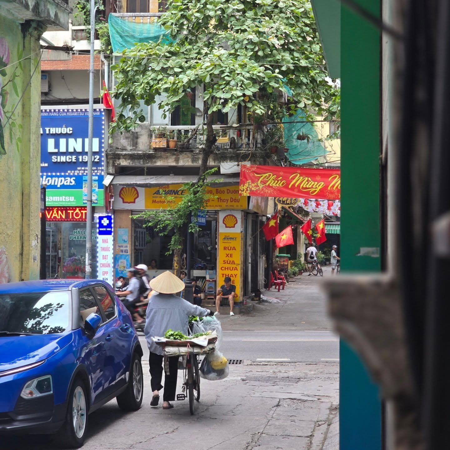 Hanoi in the early morning is its own thing entirely.

Nothing opens early here. Even my favourite coffee spot doesn't unlock its doors until well past 8am. For someone who makes her own coffee at home and has it in hand before the rest of the house 