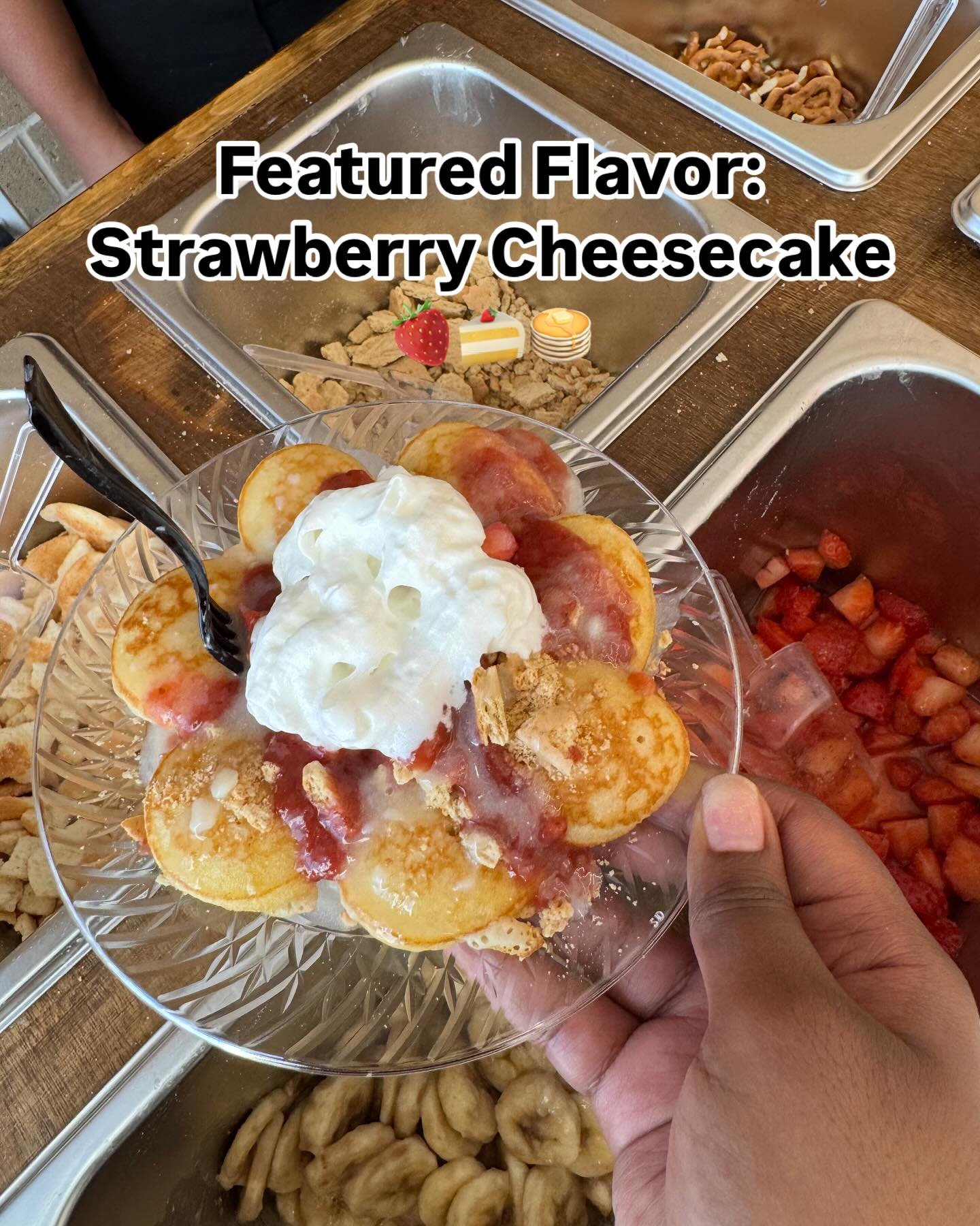 Our newest flavor! Strawberry Cheesecake comes with little pancakes topped with fresh strawberries, strawberry compote, cream cheese icing, whipped cream, and graham cracker crumbles. A delicious Combo 🍓🍰🥞 #dmvdesserts #dmvminipancakes #dmvcaterin