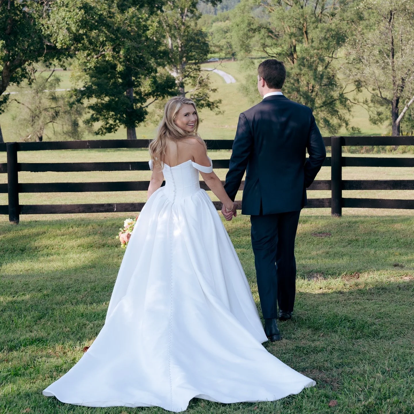 L+M&rsquo;s sneak peeks are in and I can&rsquo;t rave about this day enough. Bride @ll.dean put her design talents to use as the lead designer and planner of her own day. Every single detail, from labeled dress fasteners to rolls brought in from NY f