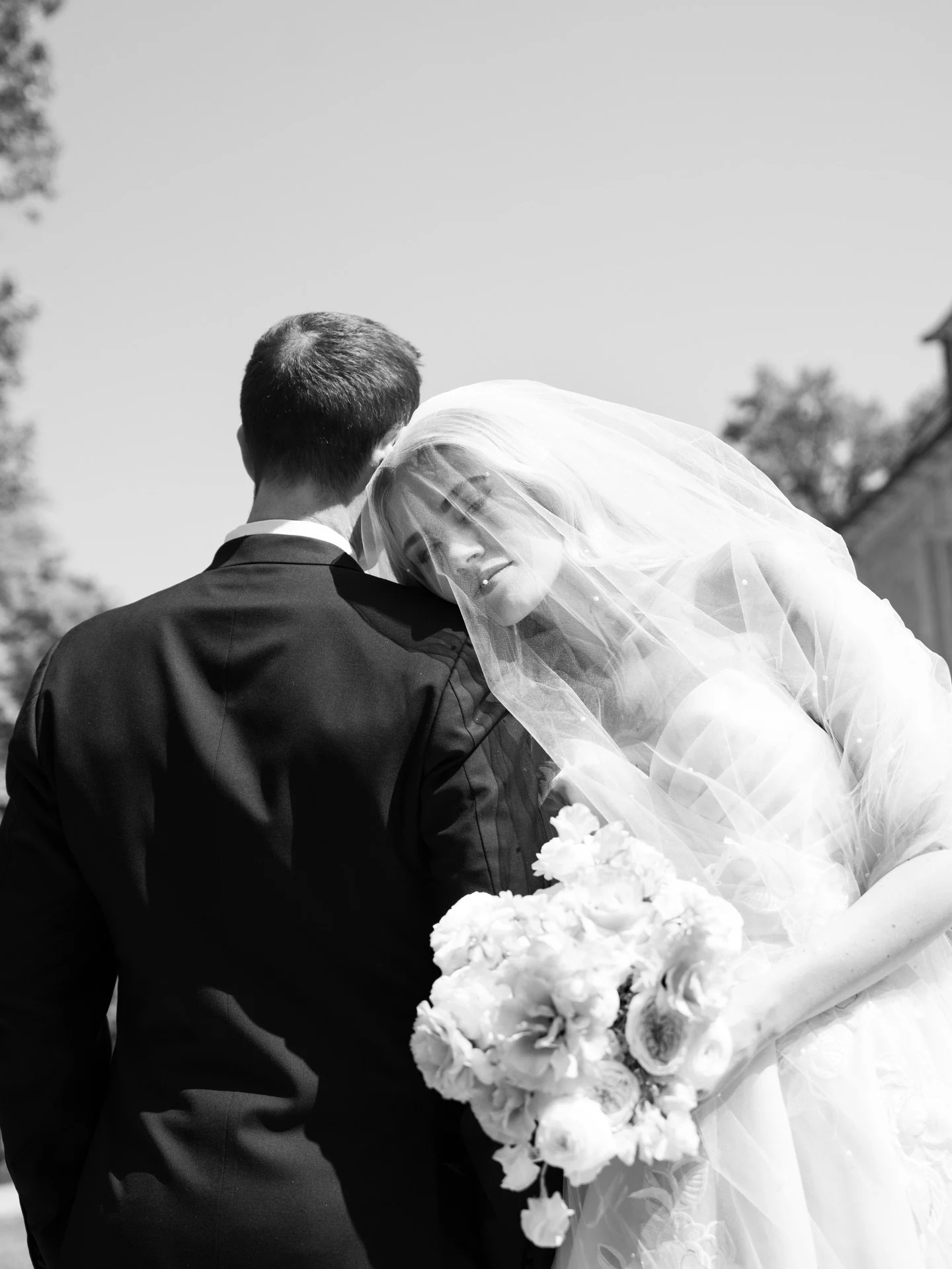 Where light meets shadow, love becomes timeless 🖤

Venue | Cairnwood Estate | @cairnwood

Workshop Host | AMV Retreats | @amv_retreats

Wedding Planning, Styling &amp; Design | AMV Weddings | @amv_weddings

Photography | @verdandiphoto 

Florist | B