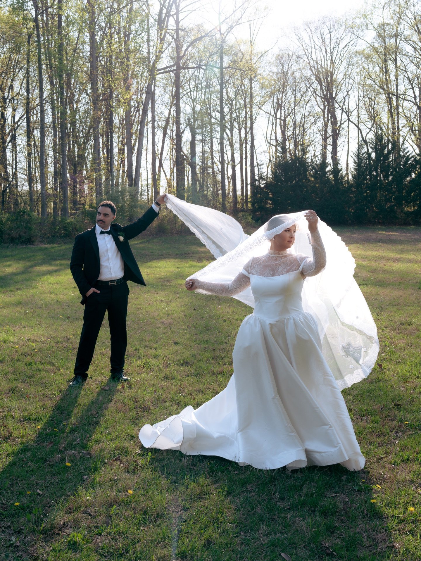S+O, enveloped in the ethereal light of early evening on the day of their Nikkah ceremony ✨ soft, light, and sophisticated, these photos perfectly mirror the love they share. 

These two prioritized portraits - editorial in composition and authentic 