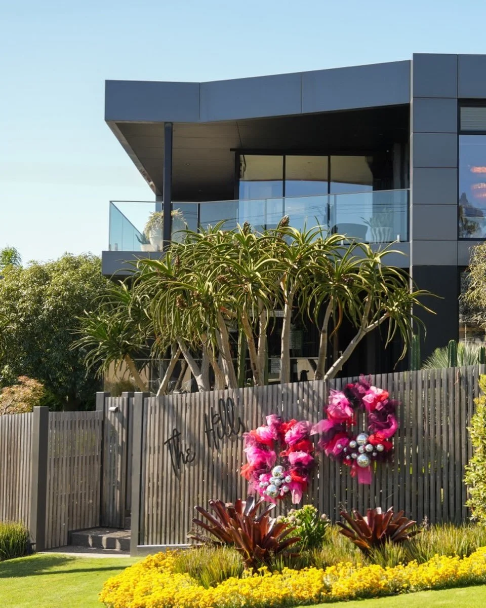 It is beginning to look a lot like Christmas 🎄!!
in CHD style&hellip; at The Hills&hellip; it starts at the front fence&hellip; pink bows&hellip; summer sun&hellip; a little sparkle setting the tone 🎀✨

Step inside and the story unfolds&hellip; the