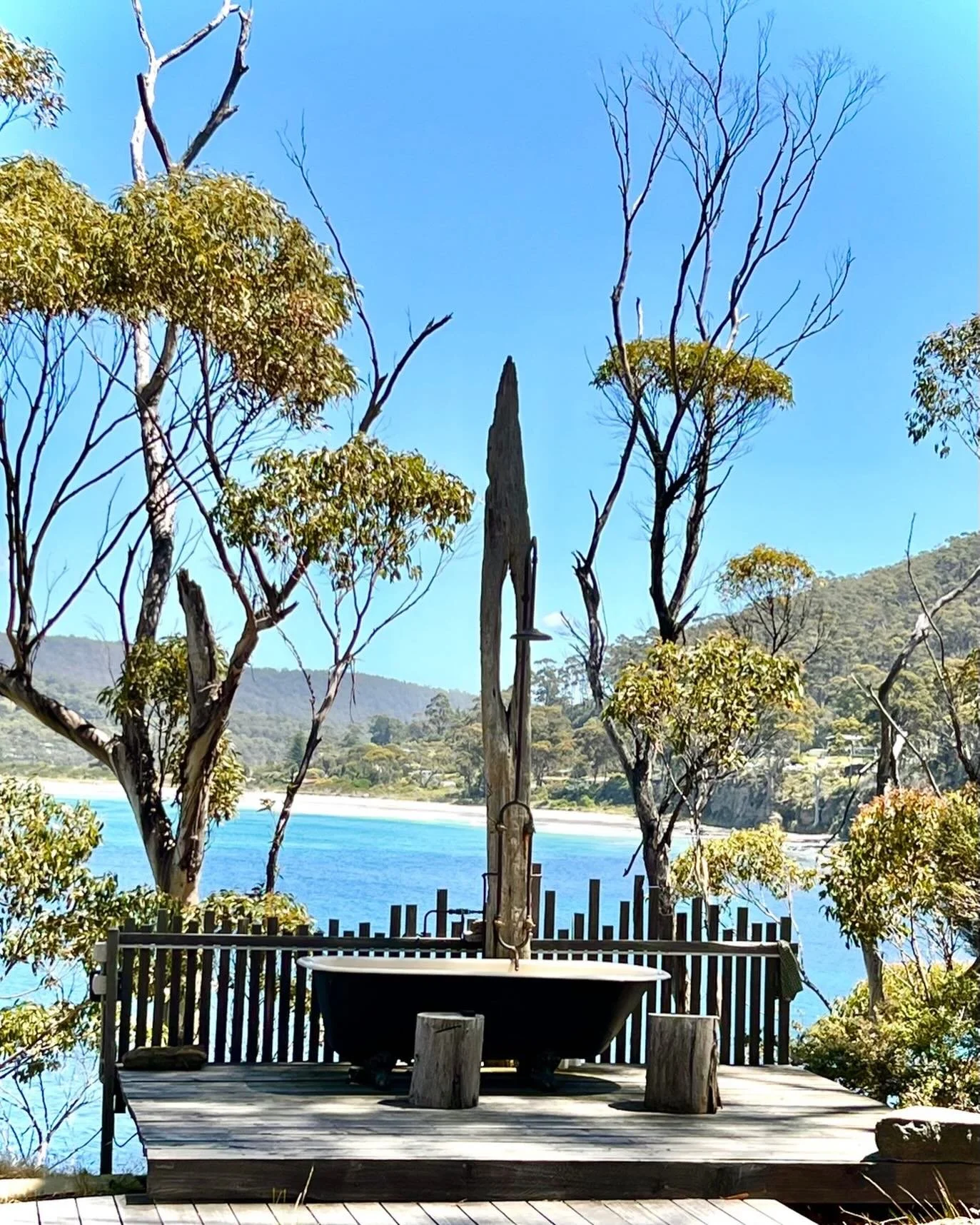 What a spot&hellip;
a bath with a borrowed landscape&hellip; salt air drifting in&hellip; trees holding the space&hellip; water stretching out beyond&hellip;
this is what CHD loves most&hellip; working with what&rsquo;s already there&hellip; letting 