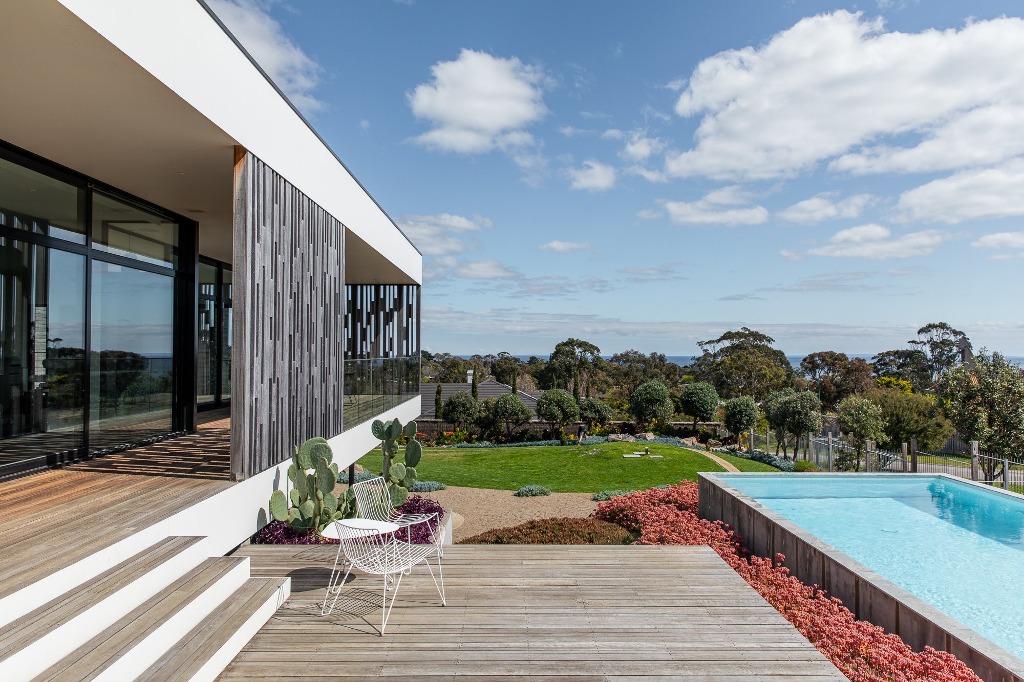 Edgar Place is a sculptural and contemporary garden designed to complement the home's modern architecture while thriving in the peninsula’s climate.