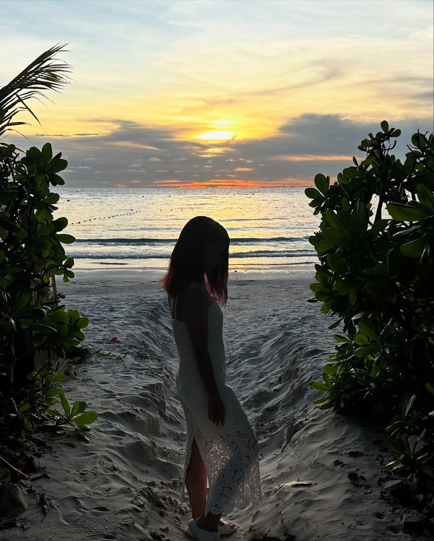 .
Sunset for a day 
Being grateful this moment that I can live this life 🌅🌊