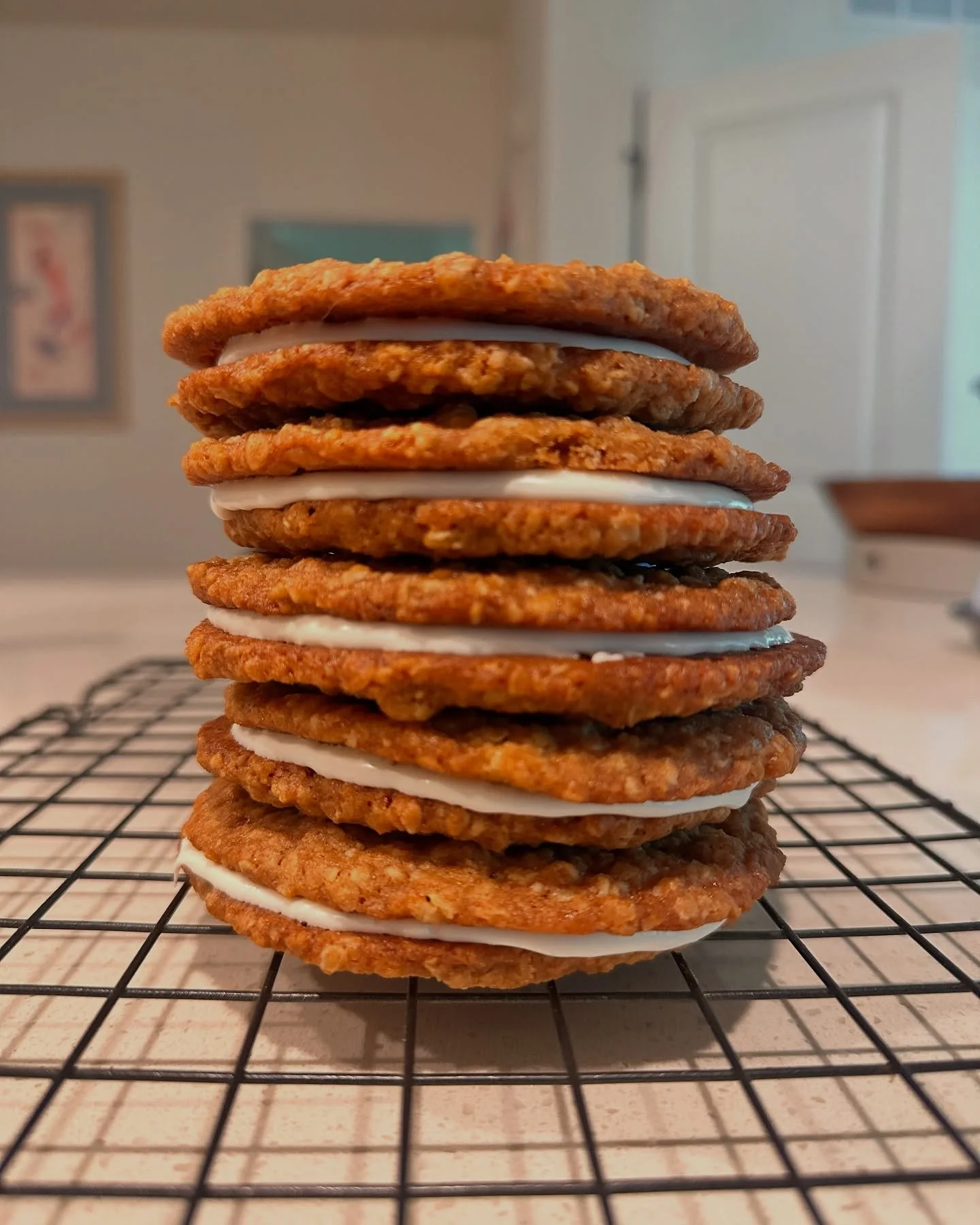 EXTRA COOKIES 🍪 🚨
I have 7 extra Oatmeal creme pie cookies left from today&rsquo;s order- MESSAGE TO ORDER!