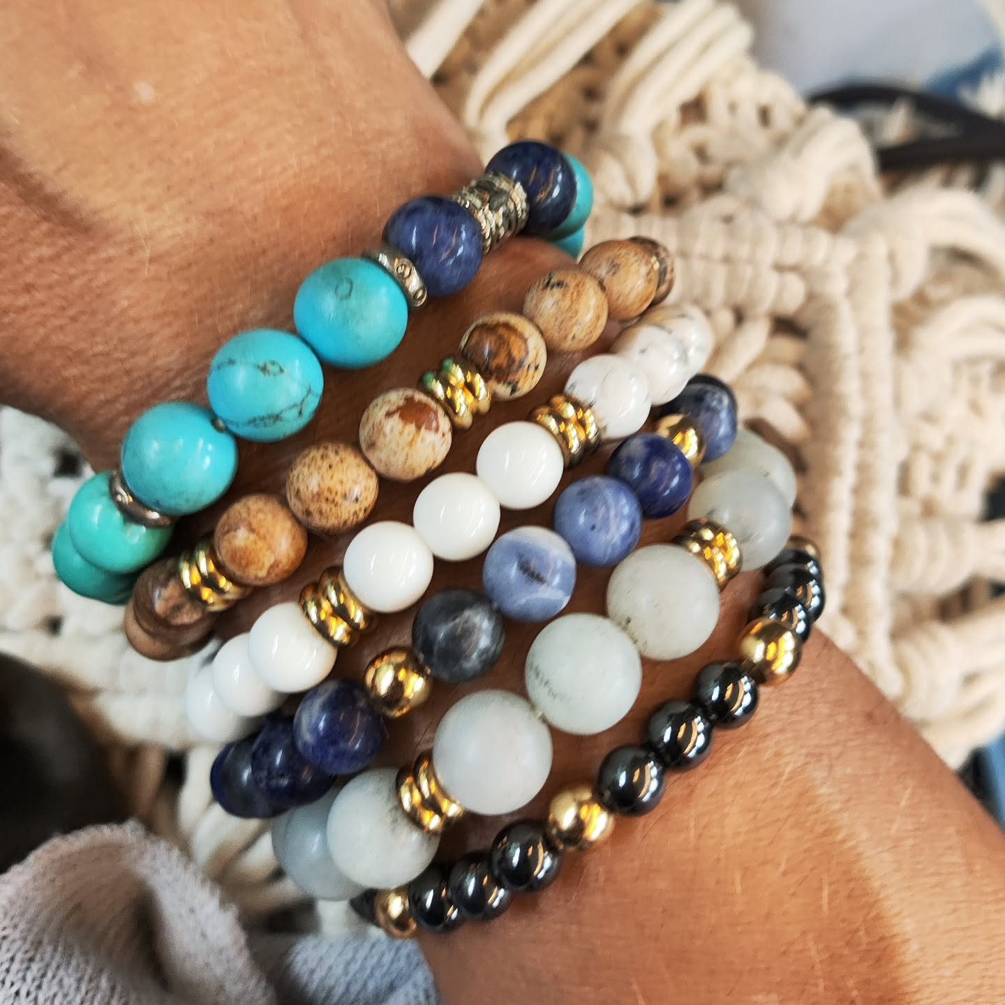 Crystals chakras bracelets is an other of my favorite crafts. Beauty, style, élégance and purpose .
New season new design .PM for details