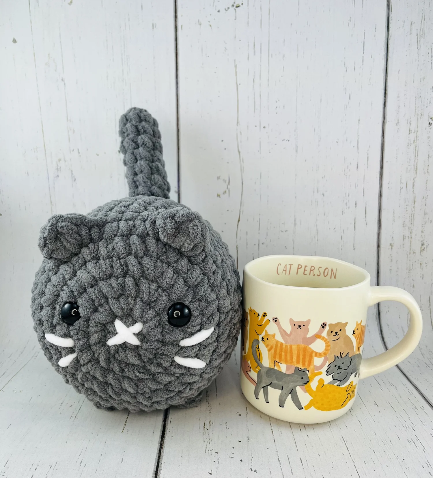 Big Crochet Cat — Familiar Cat Café, image size:1500x1655