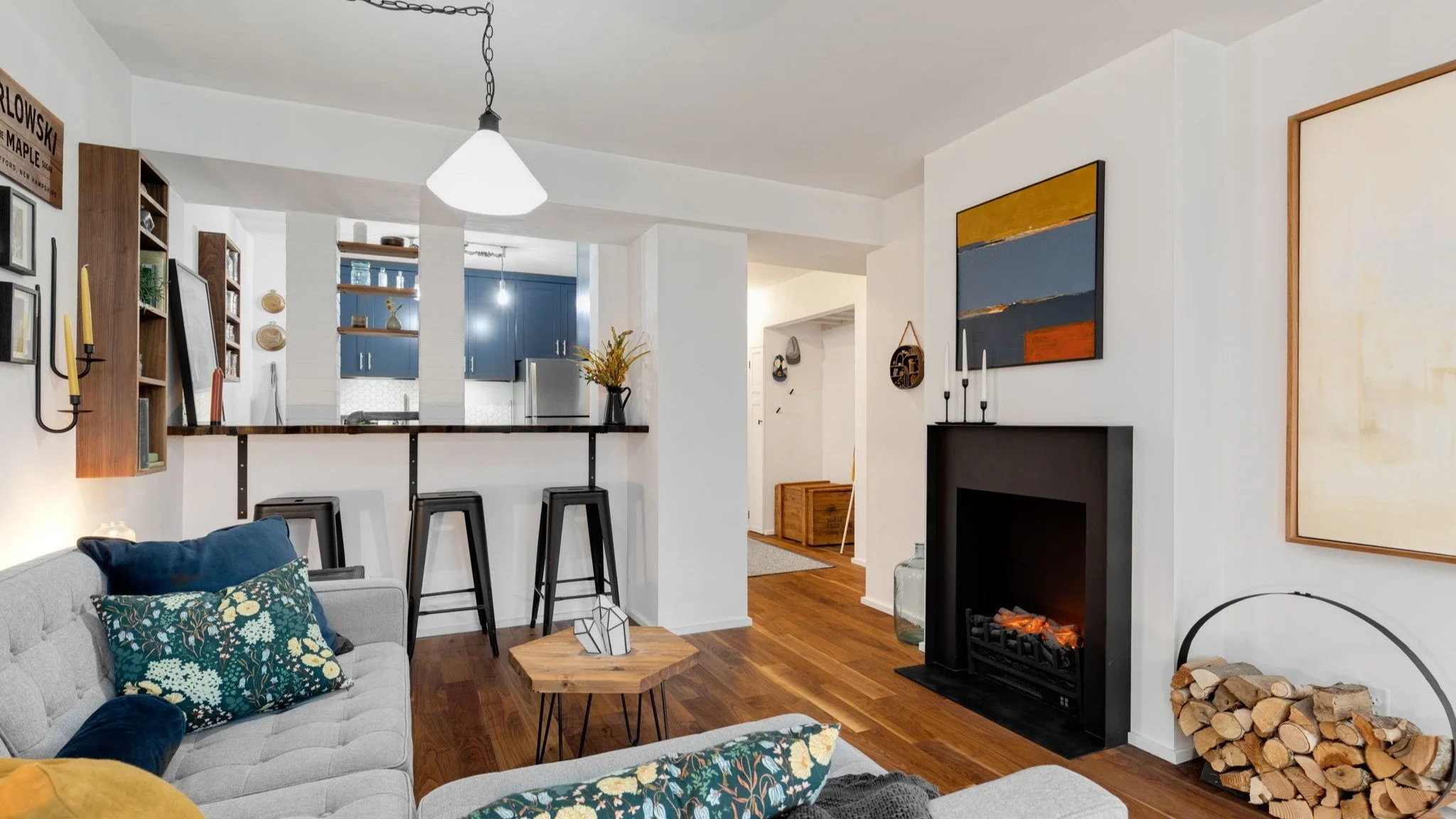 PNW cabin soul meets sleek Scando detail in my new remodeled Capitol Hill co-op listing. 
#seattlerealestate #walkableseattle #remodeledcondo #Seattlecondo #seattlecoop #capitolhillseattle 

All details in Linktree