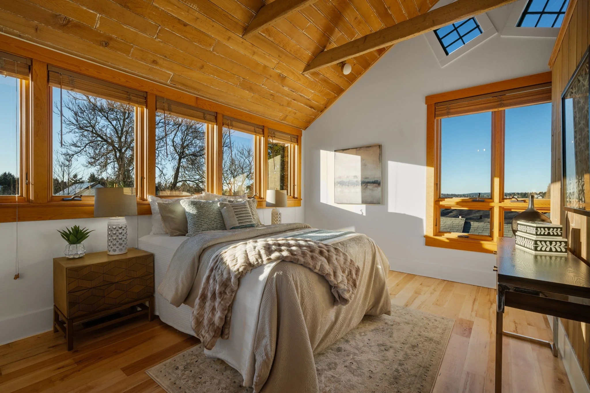 Bedroom as nest. Super serene spot in my new Queen Anne listing. Come tour this unique home, all detail in the linktree.

#queenanneseattle #seattlerealestate #seattlehomes
#seattlecraftsman #arthome 
@windermeremountbakerseattle 
@windermere