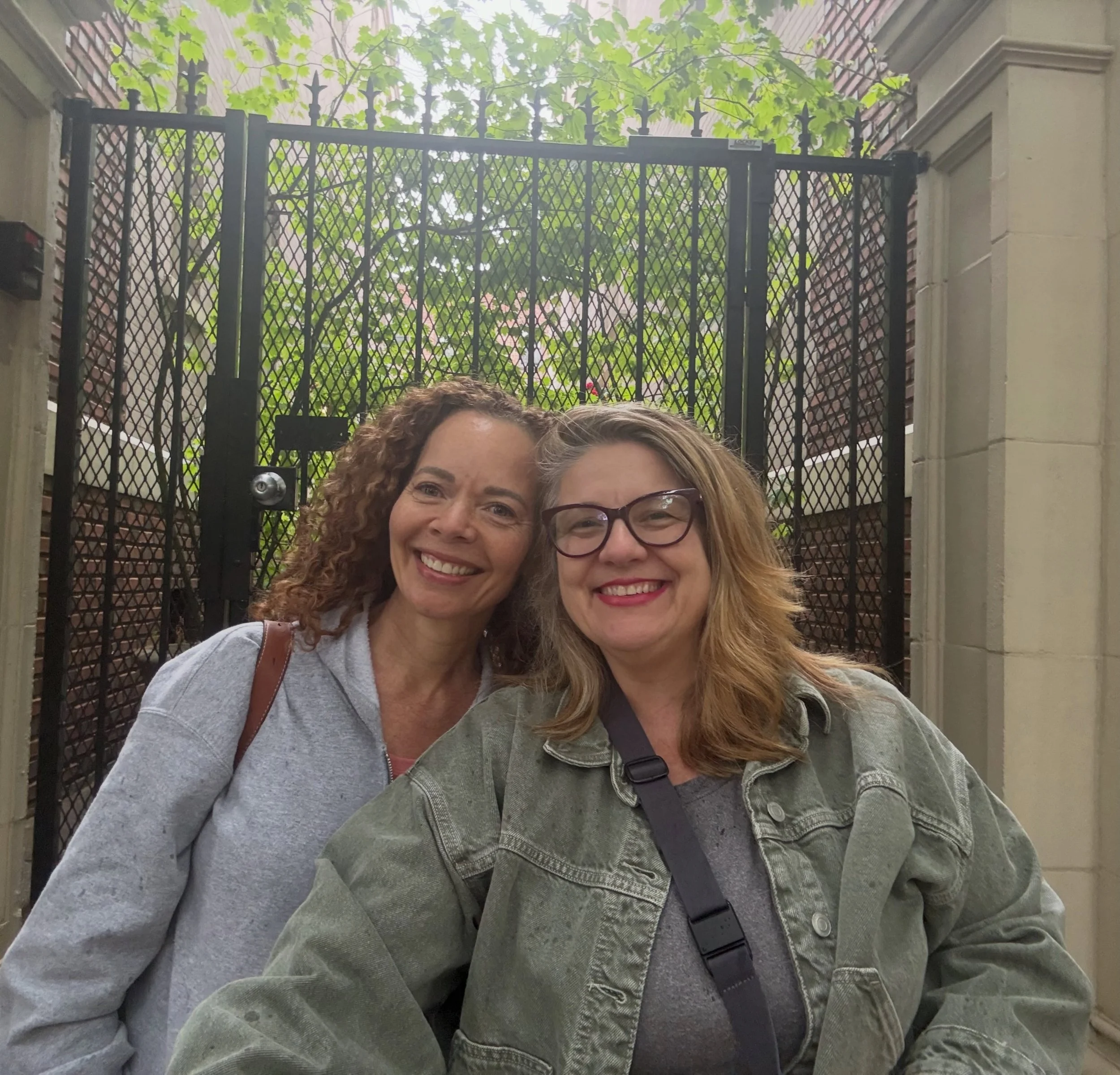 Congrats @gin.hammond on your new condo! Love The Pittsburgh, such a sweet historic Seattle building- pied-a-terre is right! I know you&rsquo;ll be walking everywhere and hosting theatre community just down from all the venues. Thanks for letting me 