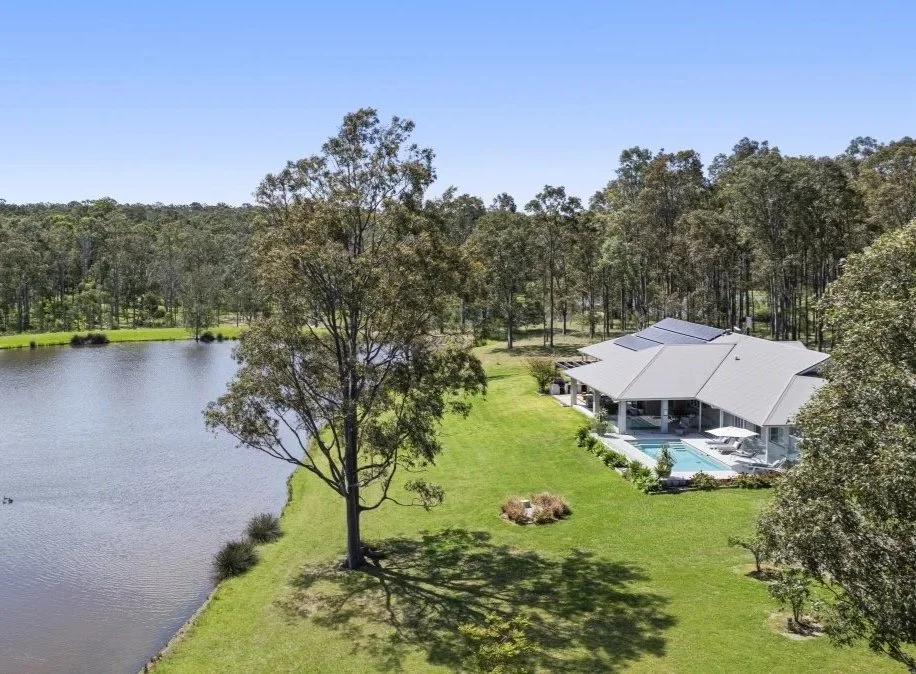 Mistletoe Lakehouse