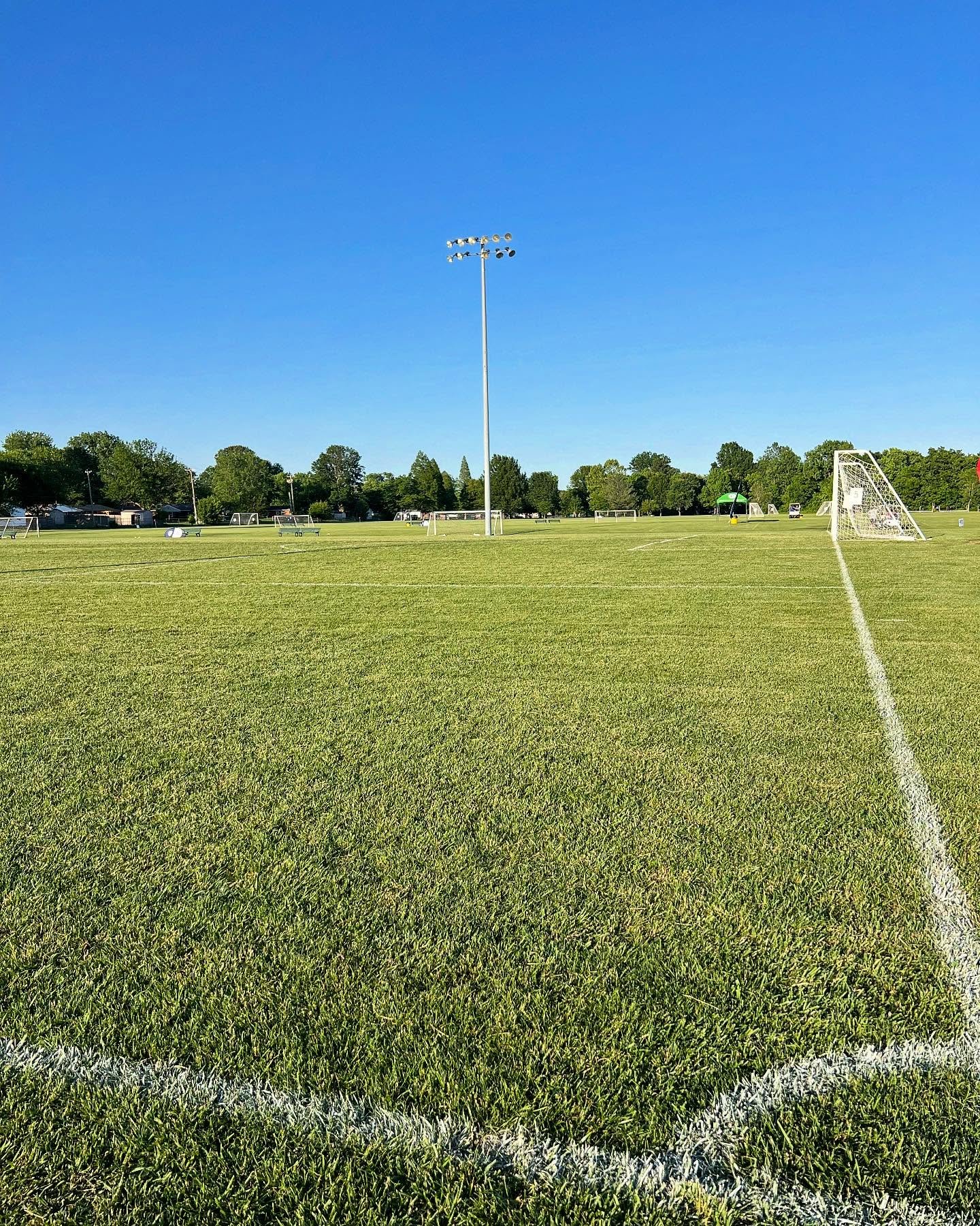 DAY 1 is in the books. 📚➡️ FINALS TOMORROW! 🏆

@kyyouthsoccer #PresidentsCup2025
