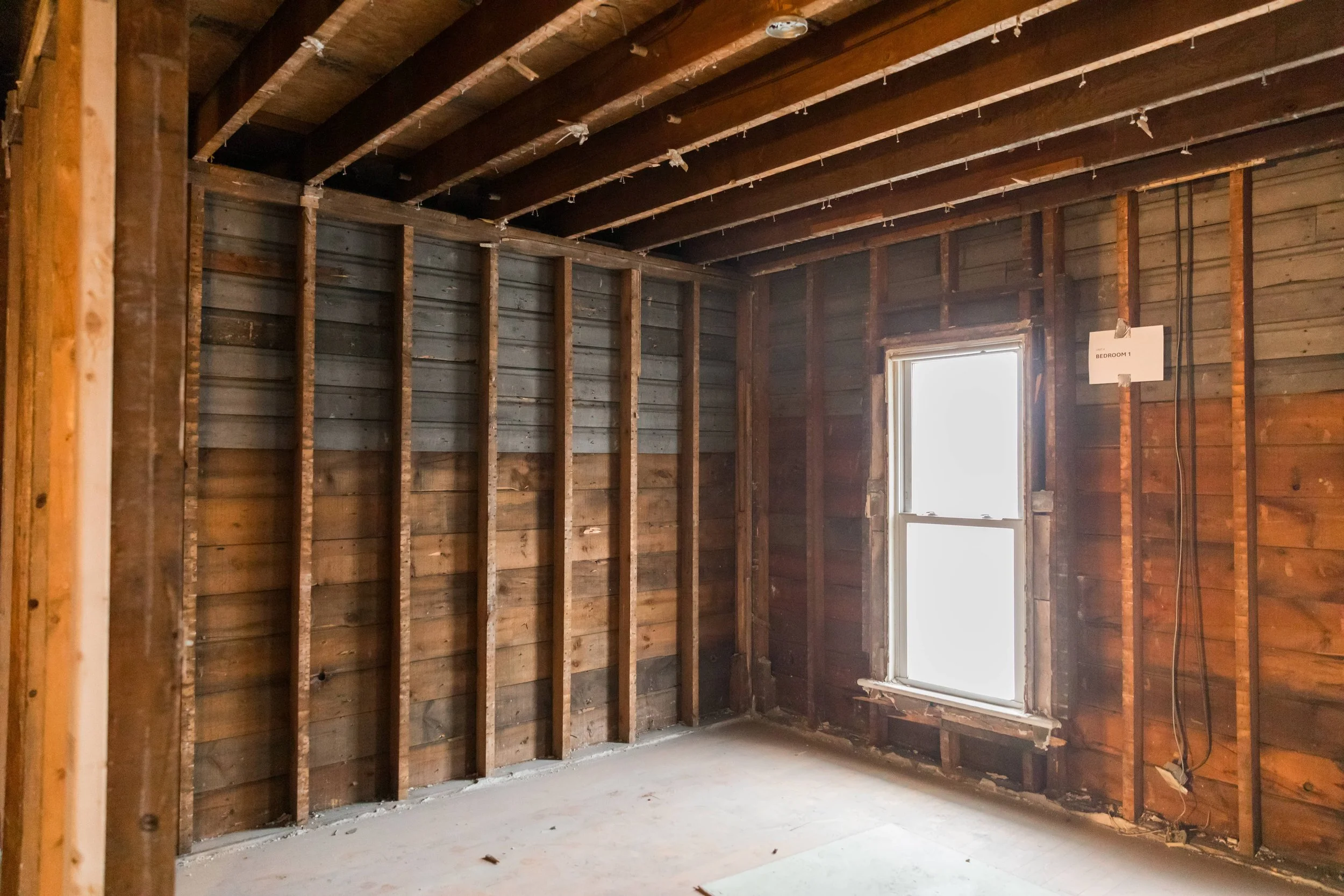 unit 4 francis apollo bedroom-2.jpg