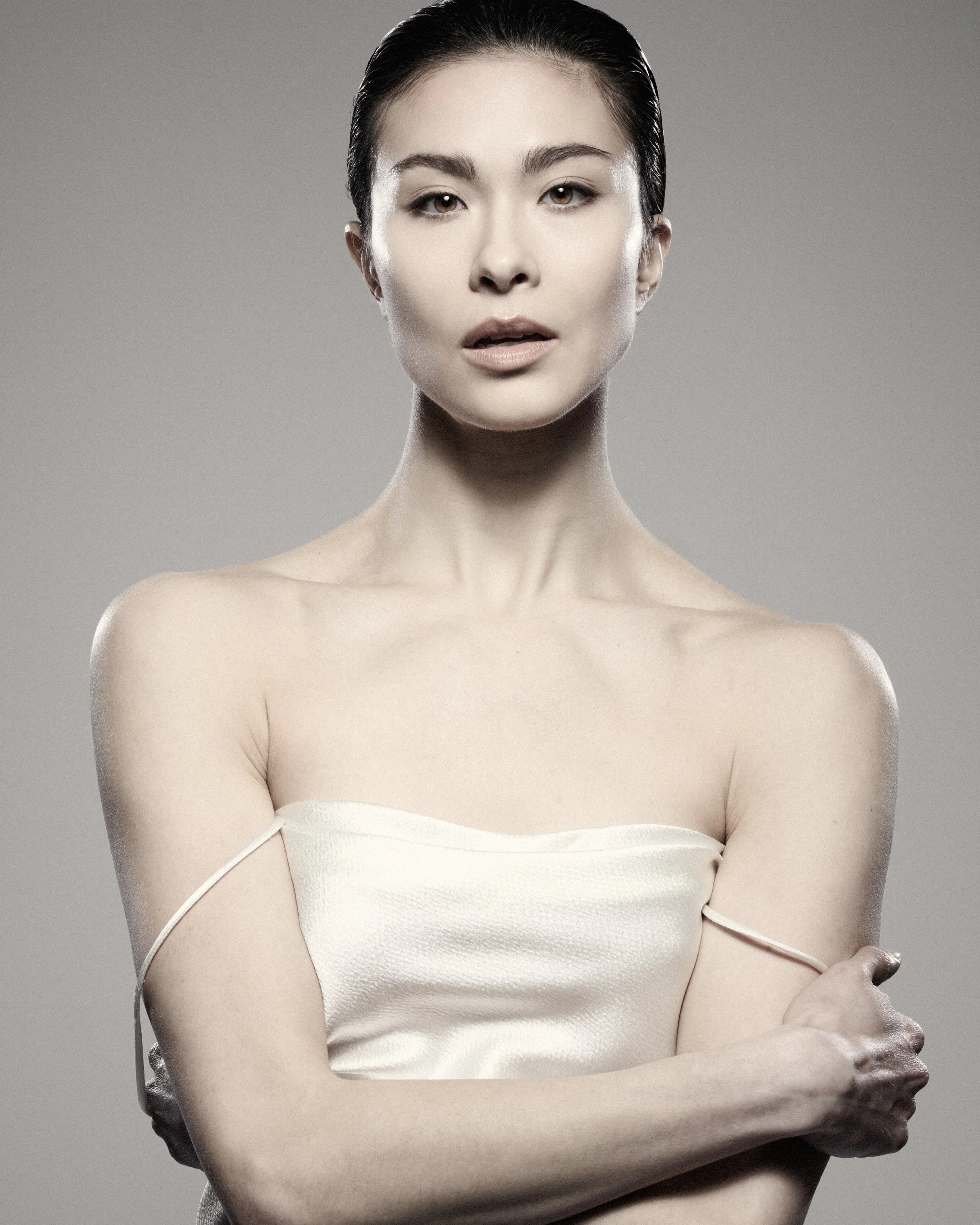 JEANETTE AMPARO HOELSCHER - STUDIO TEST65876 1.jpg