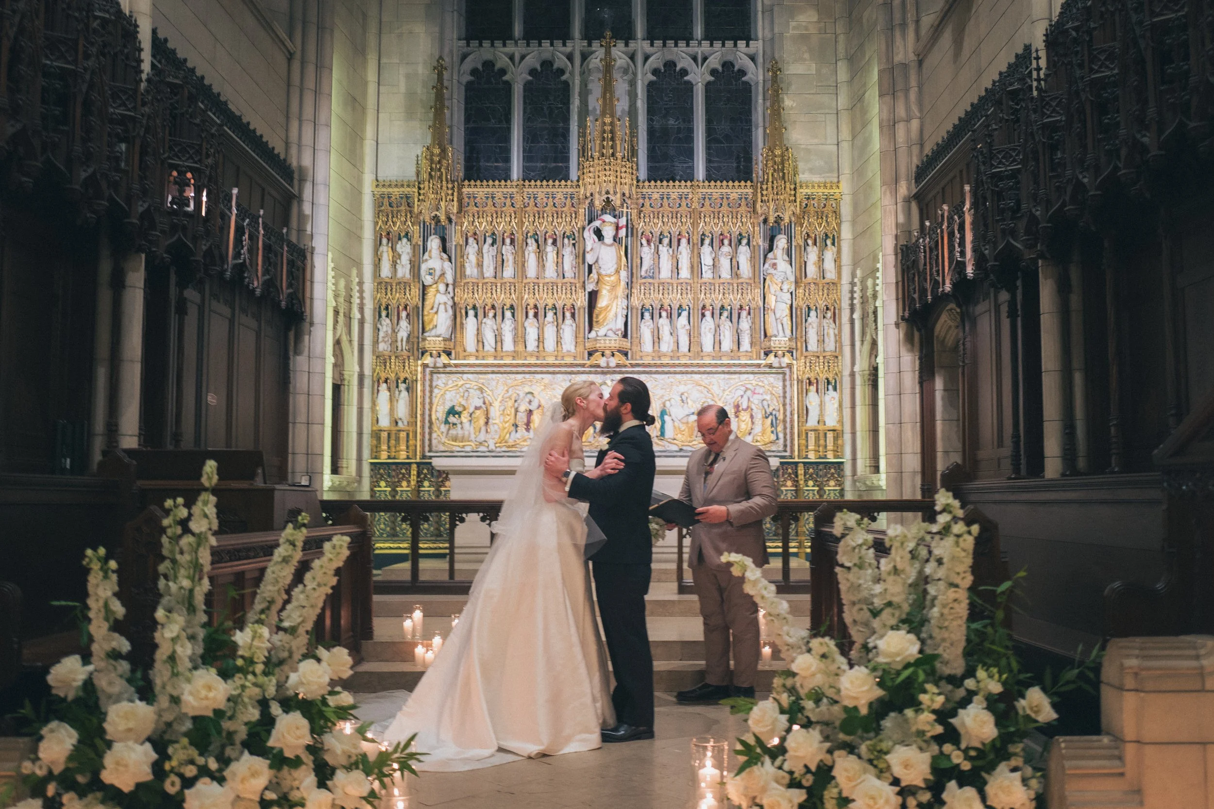 Stephanie_Matt_Boston_Church_Elopement_Wedding_Kiss.jpg