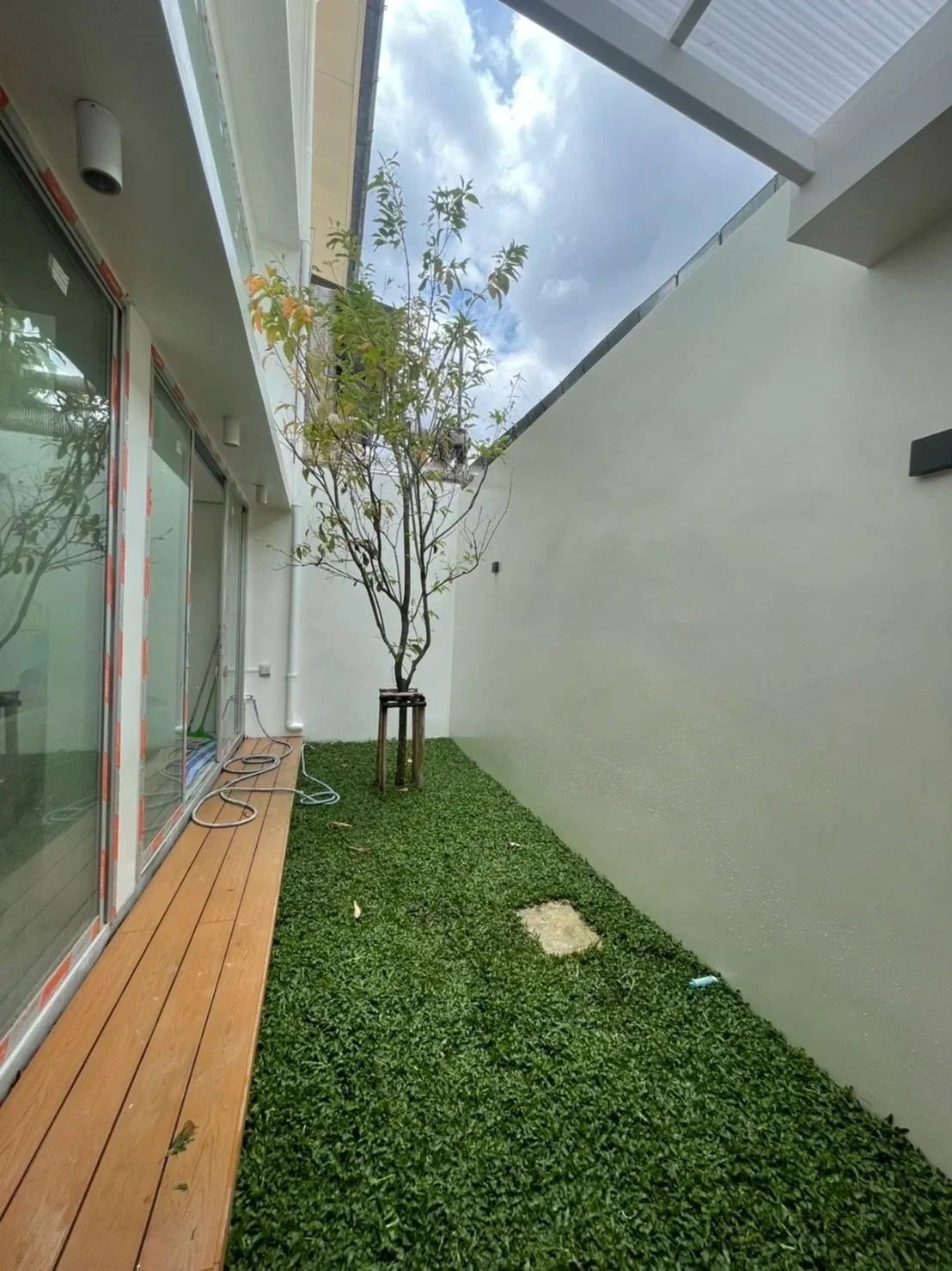 แต่งบ้านสู้ร้อน: 5 ไอเดียออกแบบภายในให้บ้านเย็นขึ้น 3-5 องศา โดยไม่ต้องเปิดแอร์ทั้งวัน