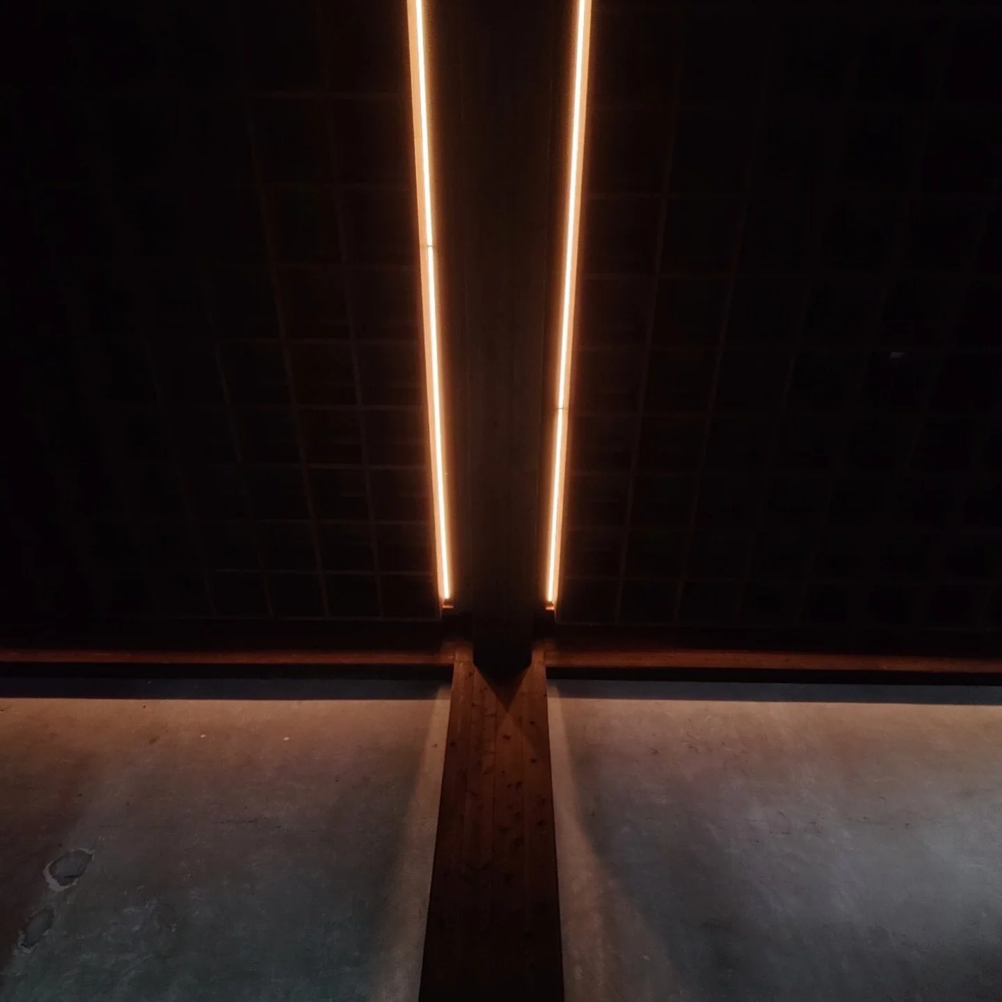 Lines, light, and geometry.

.
.
.
#interiordesign #lightingdesign #architecture #moodandtone #minimalist
