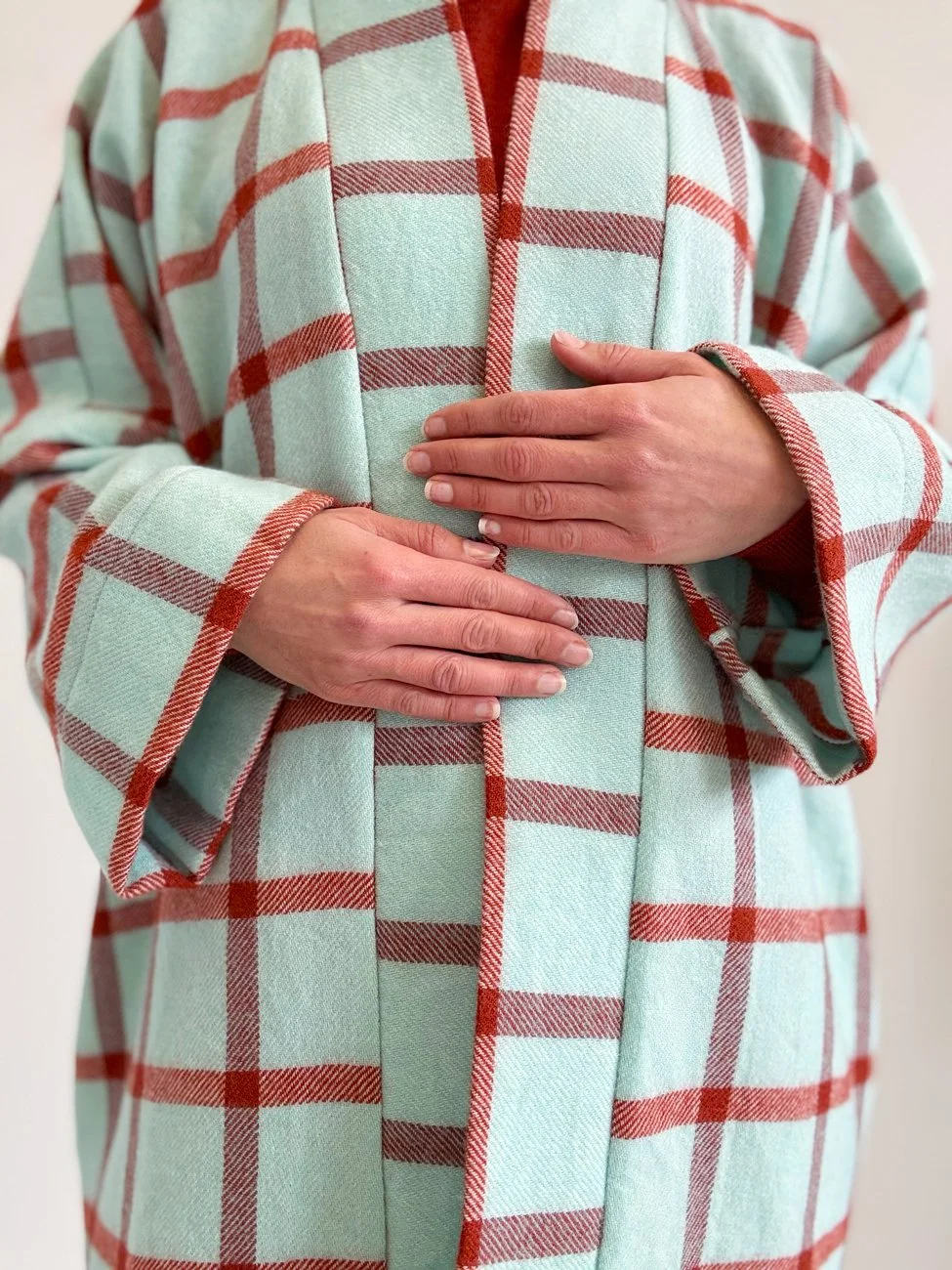 chela-detail-kimono-front.jpg