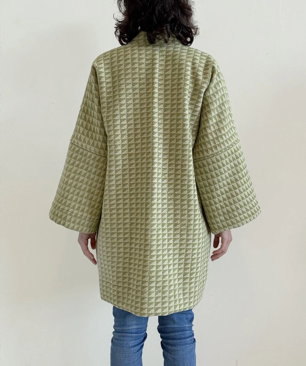 elle-kimono-on-back.jpg