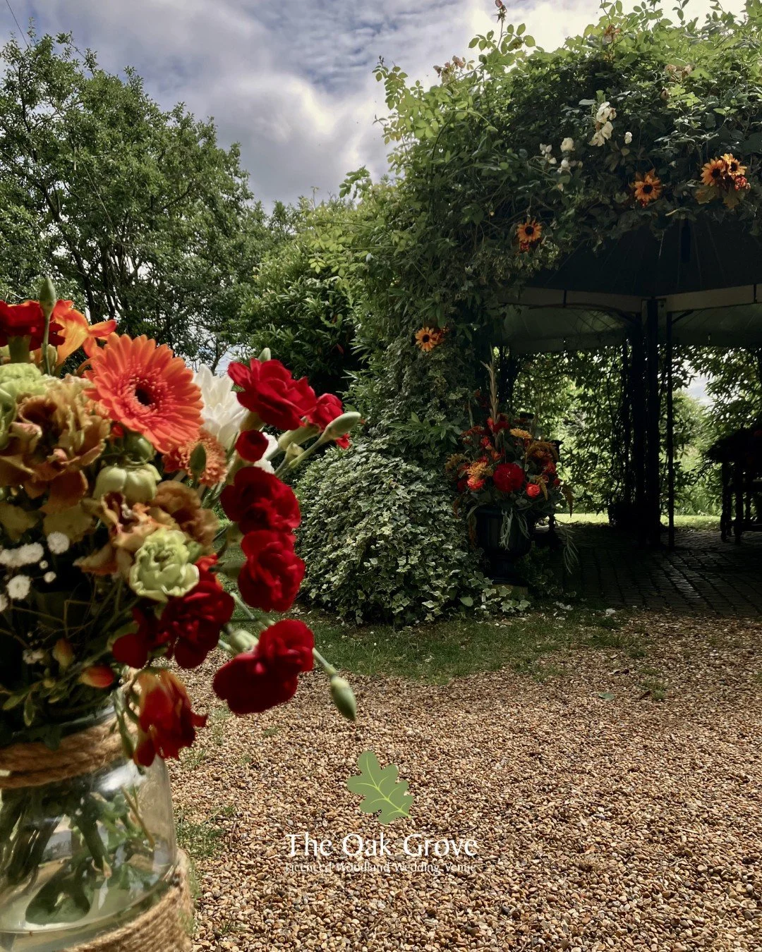 Here&rsquo;s another look at Sam and Yeray&rsquo;s beautiful wedding day at The Oak Grove ✨

Their day was filled with sunshine, celebration and so many thoughtful details throughout the venue, it is such a beautiful wedding to look back on.

Congrat