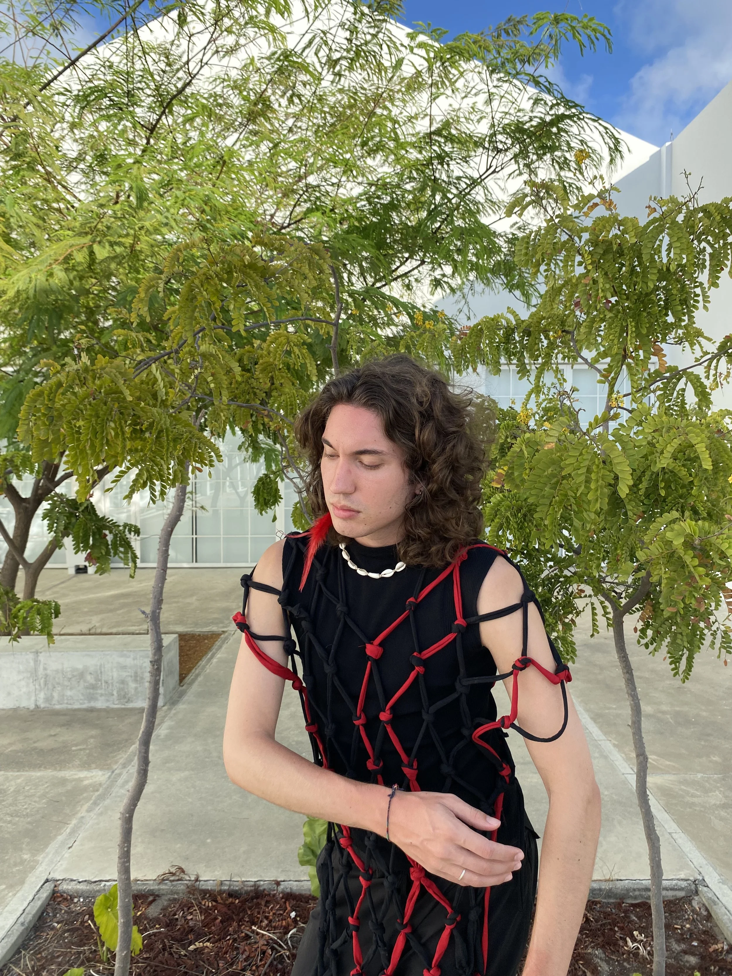 A Thread is a Path, A Knot is an Encounter