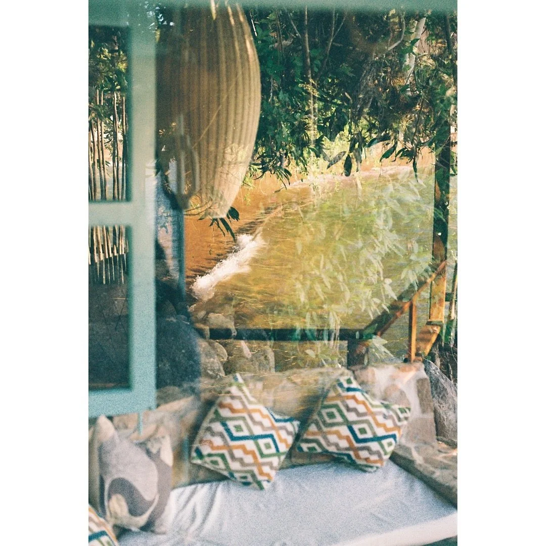 Last shot, best shot. 

#olympusom1 #filmphotography #kodakgold200 #analog #likomaisland #malawi #shootfilmmag #chasinglight #shootfilmunder1000 #indiefilmlab #theanalogclub #filmphotomag