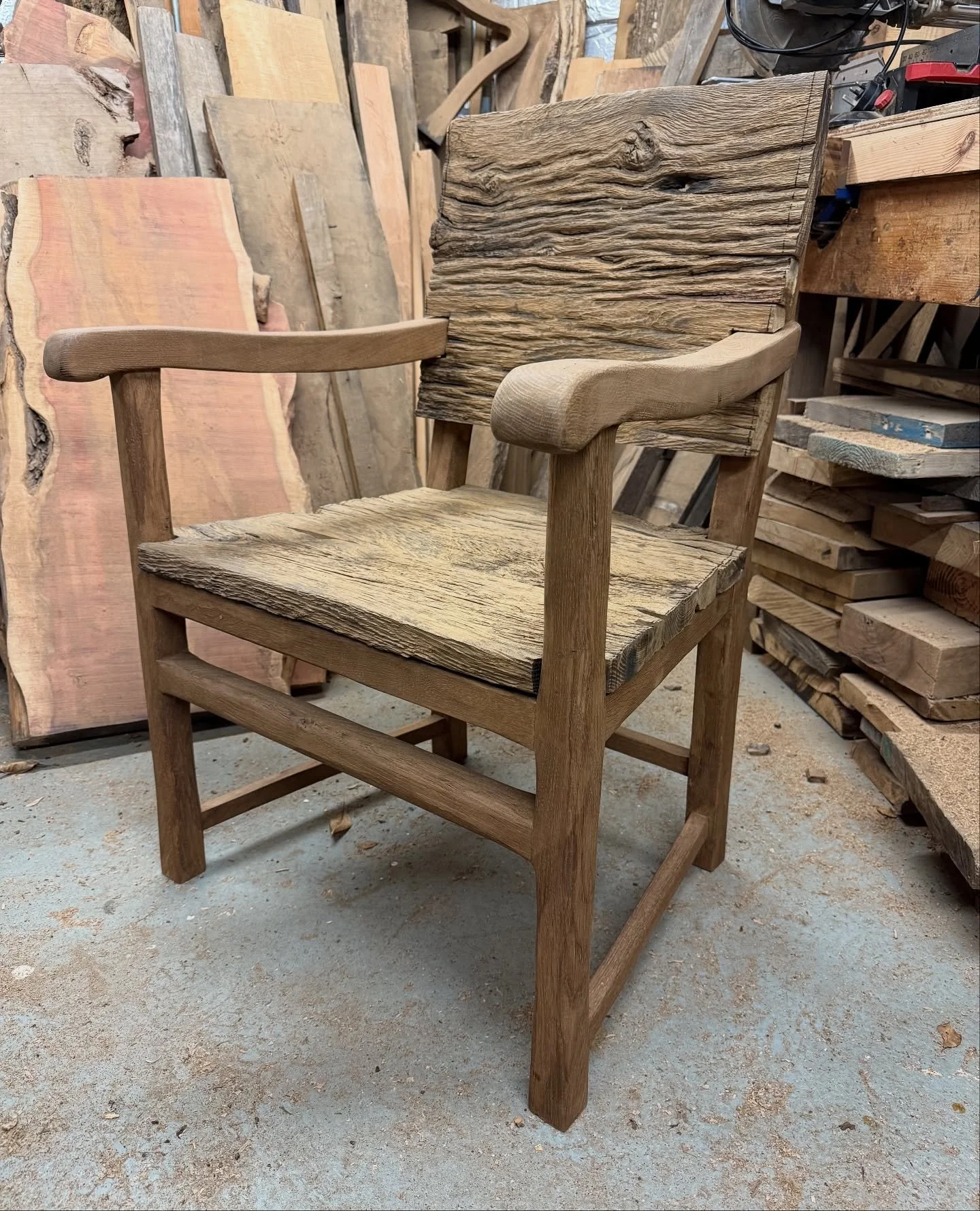 Beautiful rustic English Oak chair .

#interiordecor #interiordesign #interiordesigner #rusticinterior #furnituredesign #furniture #themooph #furnituremaker #reclaimedwood #reclaimedwoodfurniture #handmadefurniture #hampshire #hampshirefurniture #mod