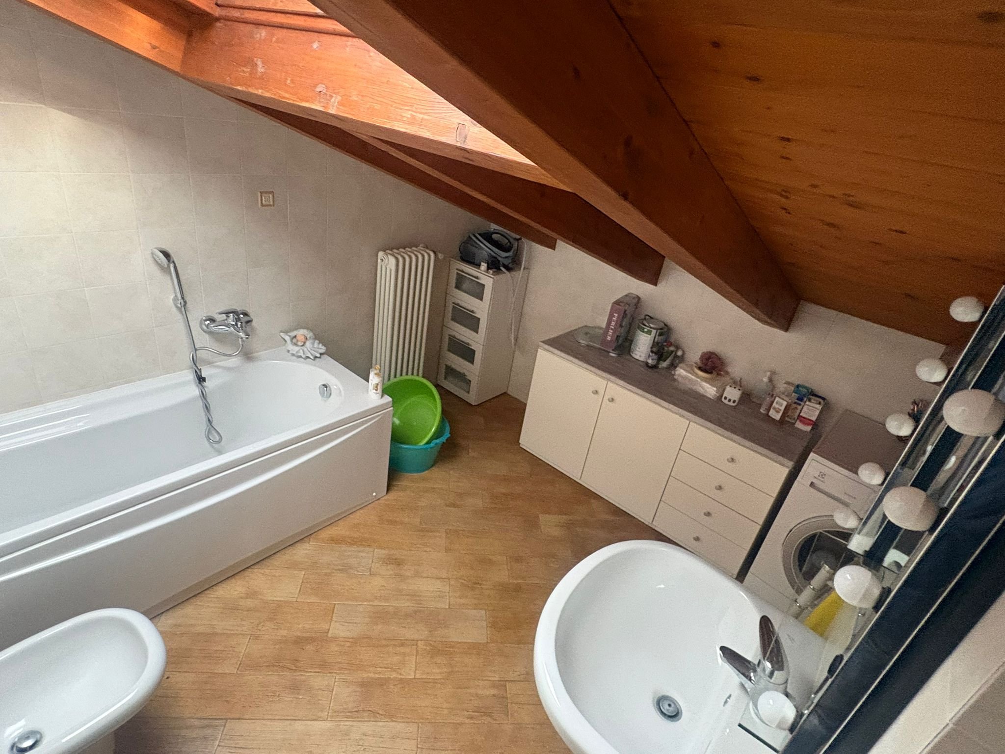 Appartamento-Calolziocorte-Vasca-Bagno