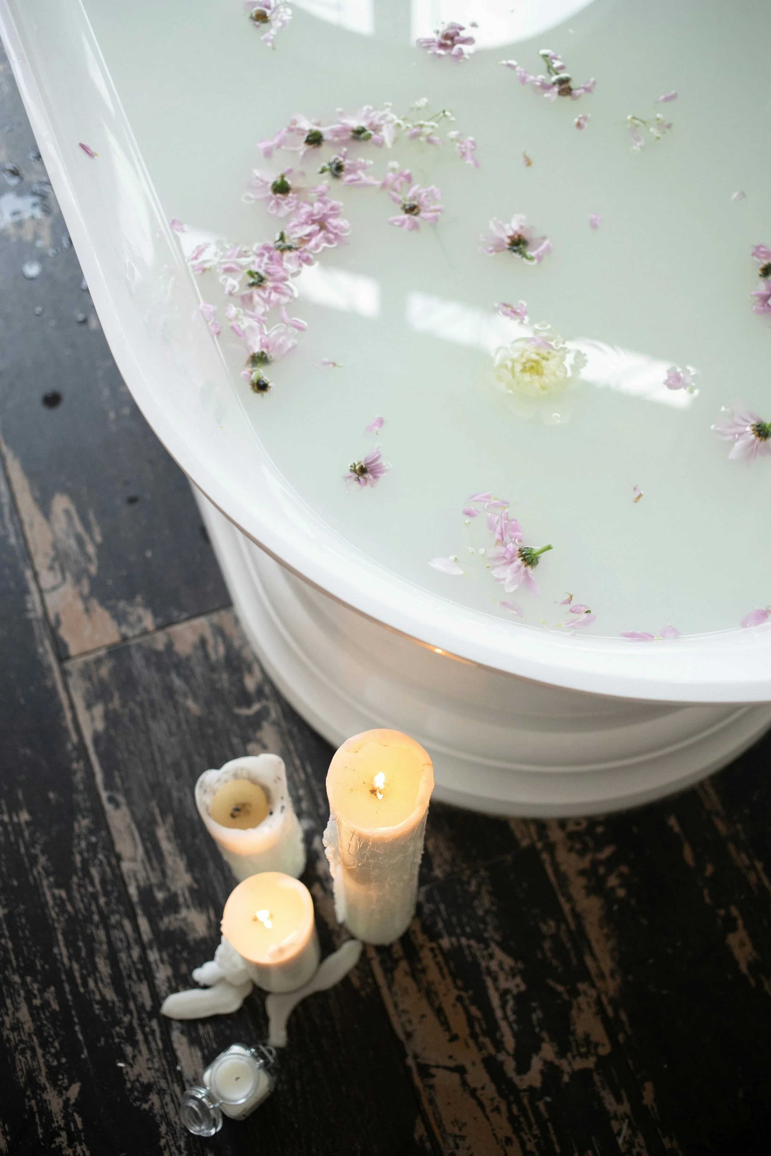 5 DIY Herbal Baths You Can Make at Home