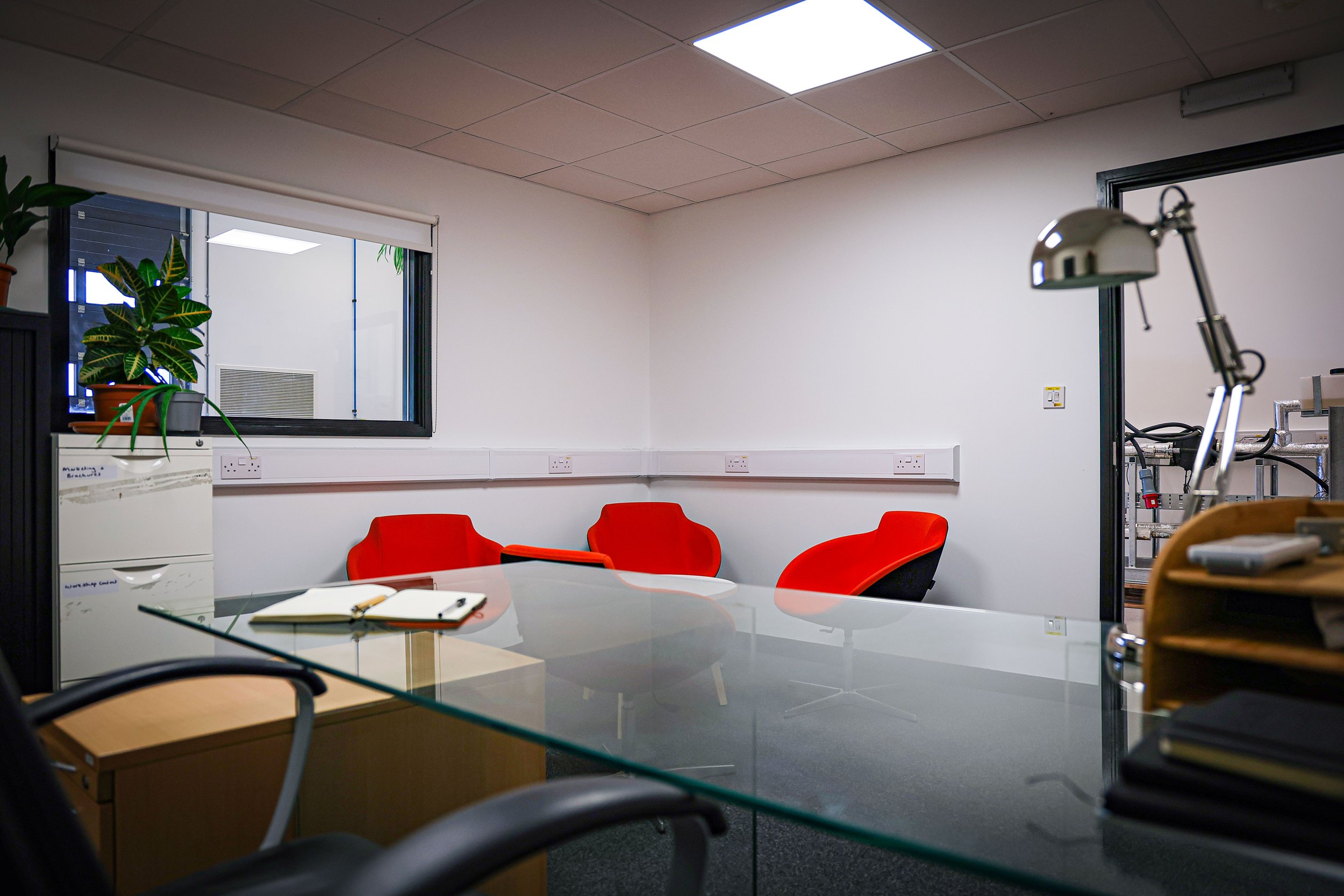 OFFICE.jpg