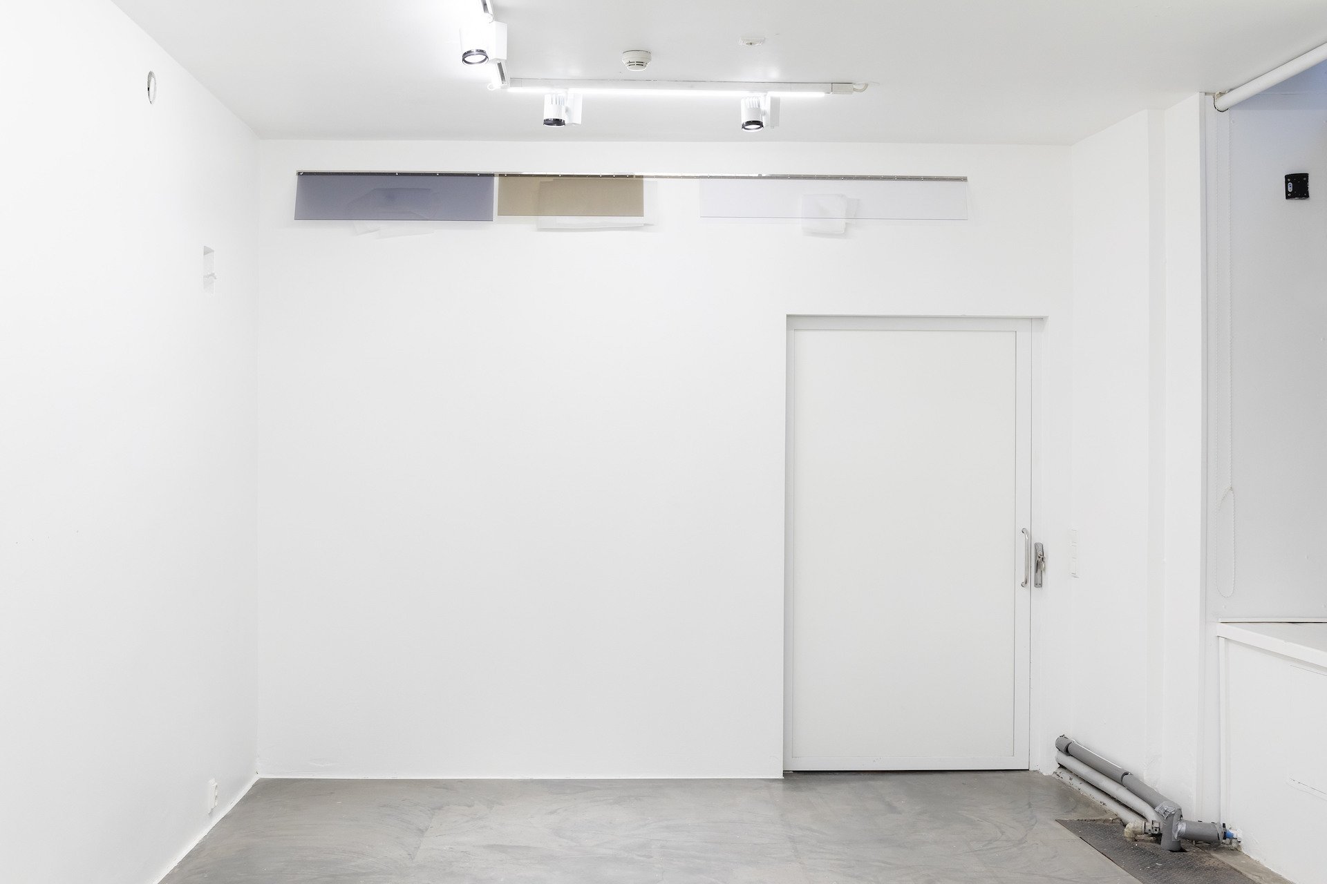 "work 2/3", Hobusepea Gallery, Tallin, 2025. Photo: Kastehelmi Korpijaakk.