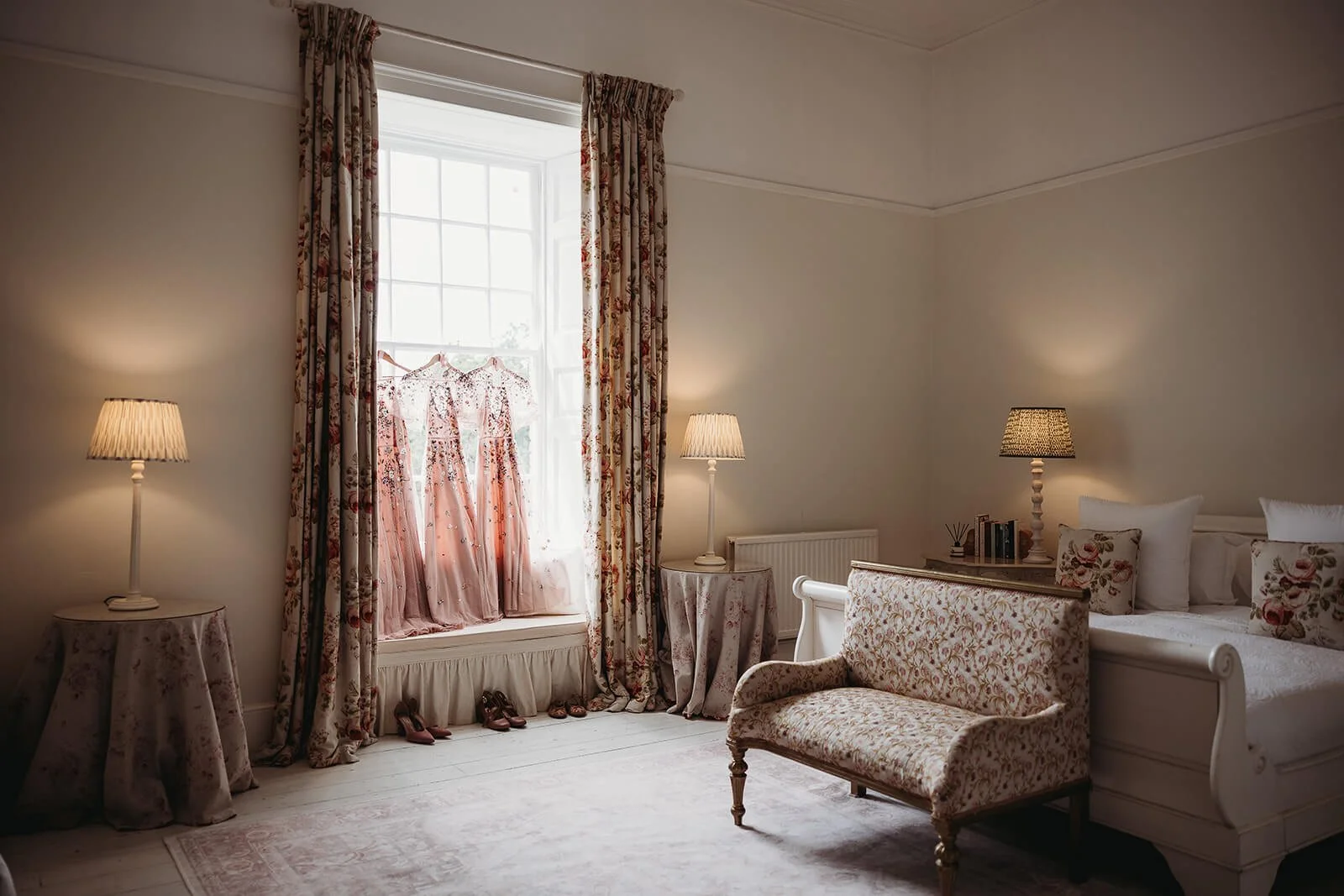 elopement_wedding_bedroom_butleypriory (1).jpg