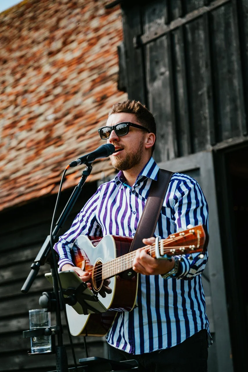 Suffolk Wedding Guitarist Tom Ryder