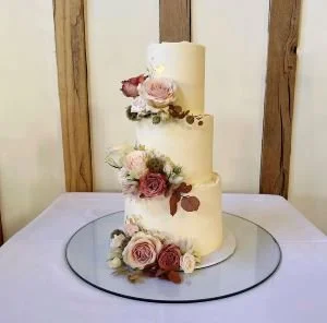 Moo-Moo-Wedding-cakes-suffolk.jpg
