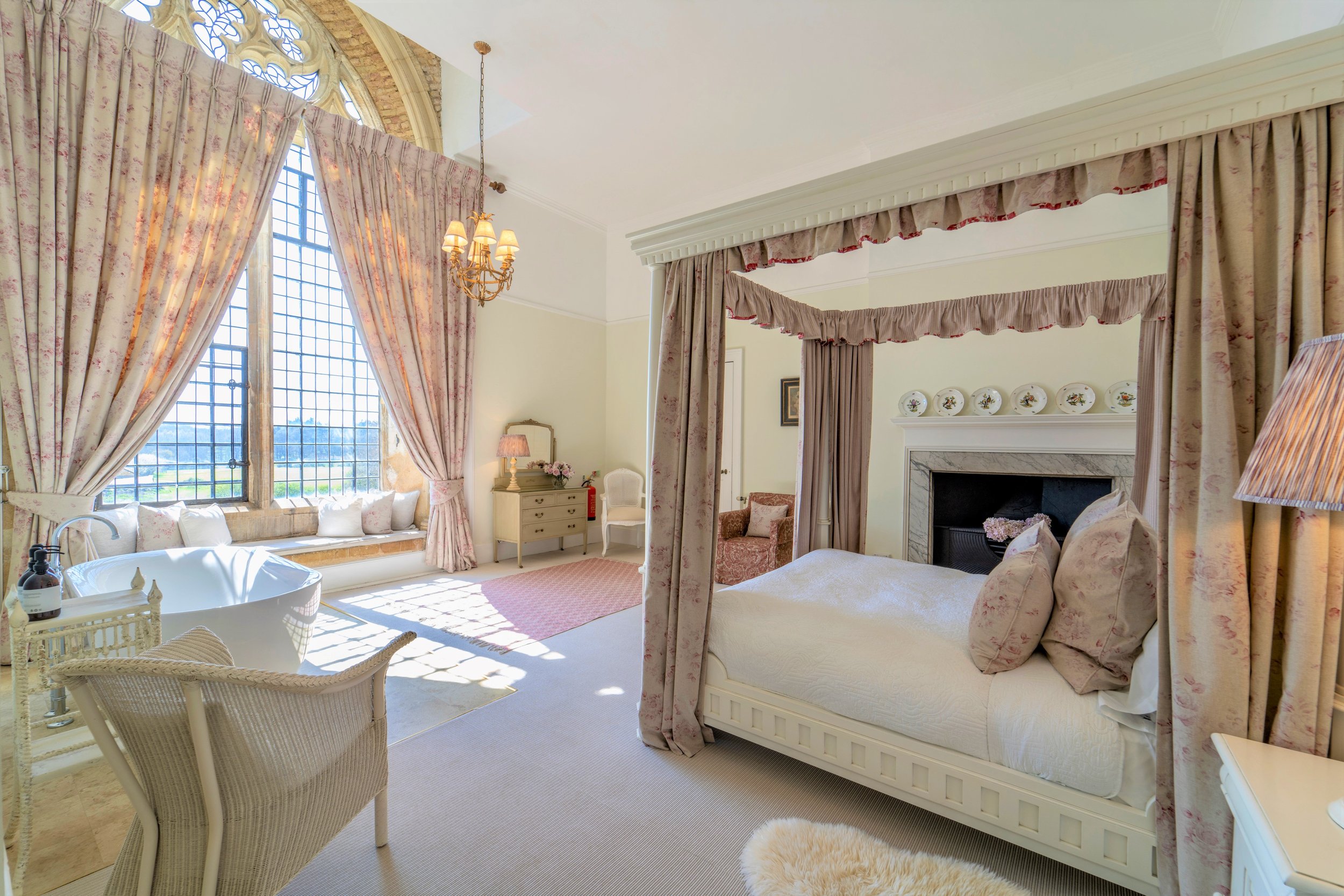 four-poster-bed-suffolk.jpeg