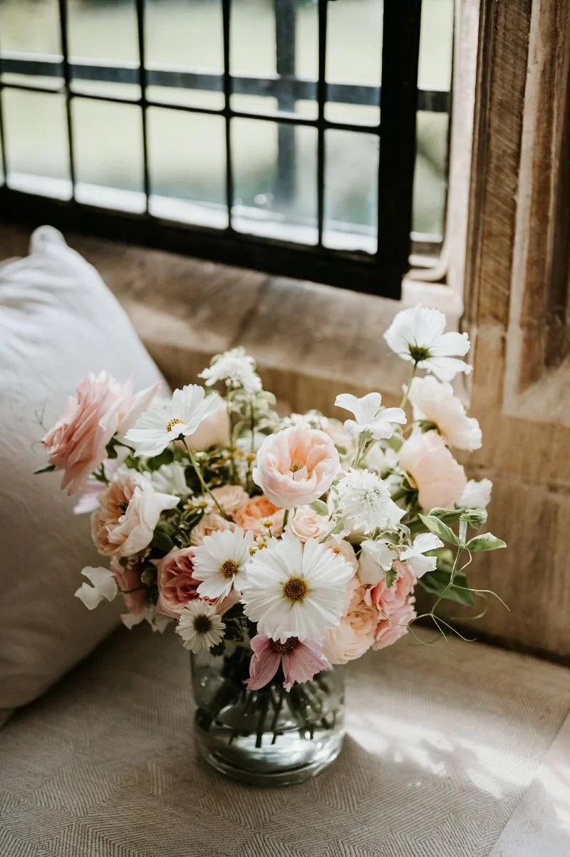 suffolk wedding florist rose and berry flowers