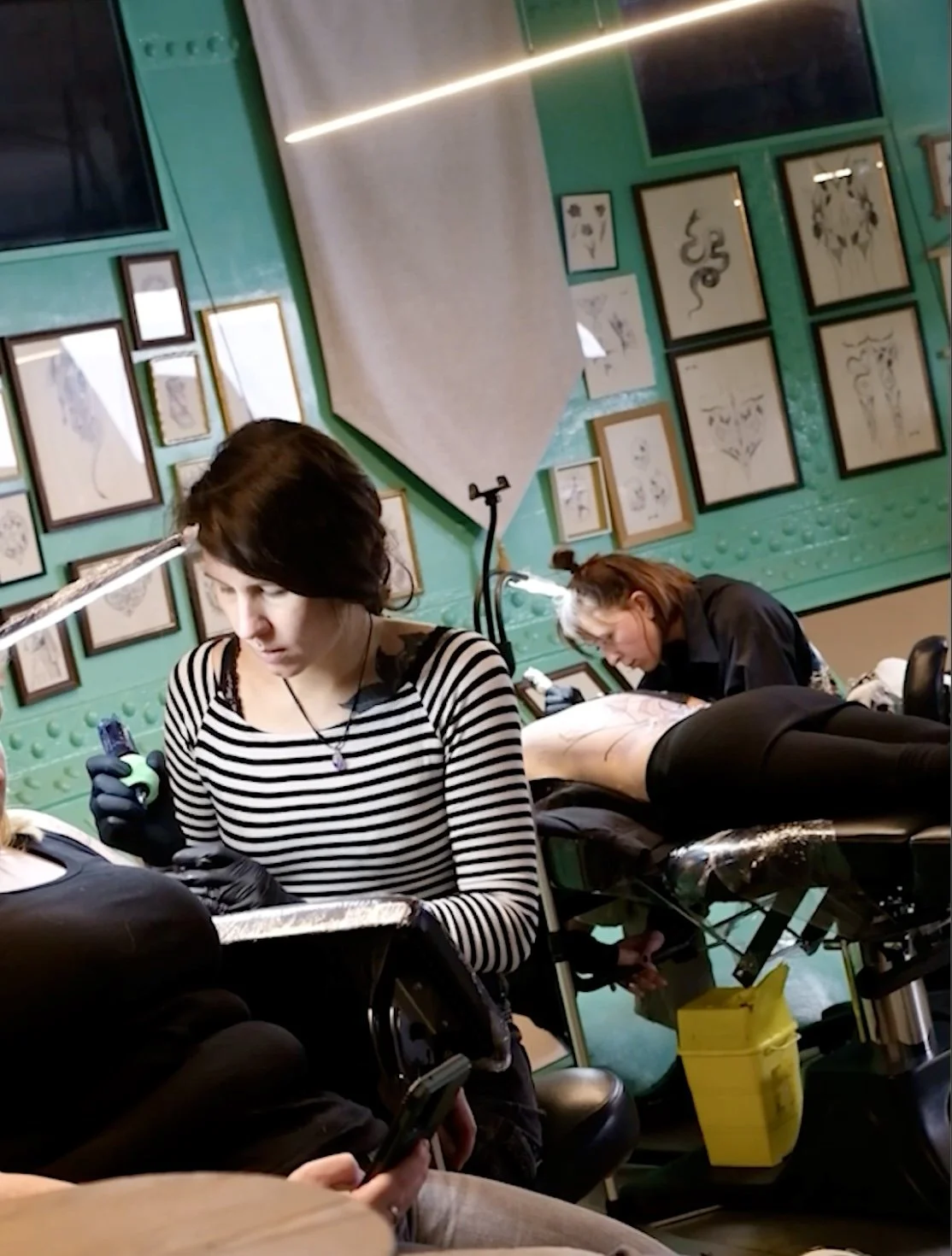tattoo artiesten bij stiel tattoo in de watertoren van Utrecht