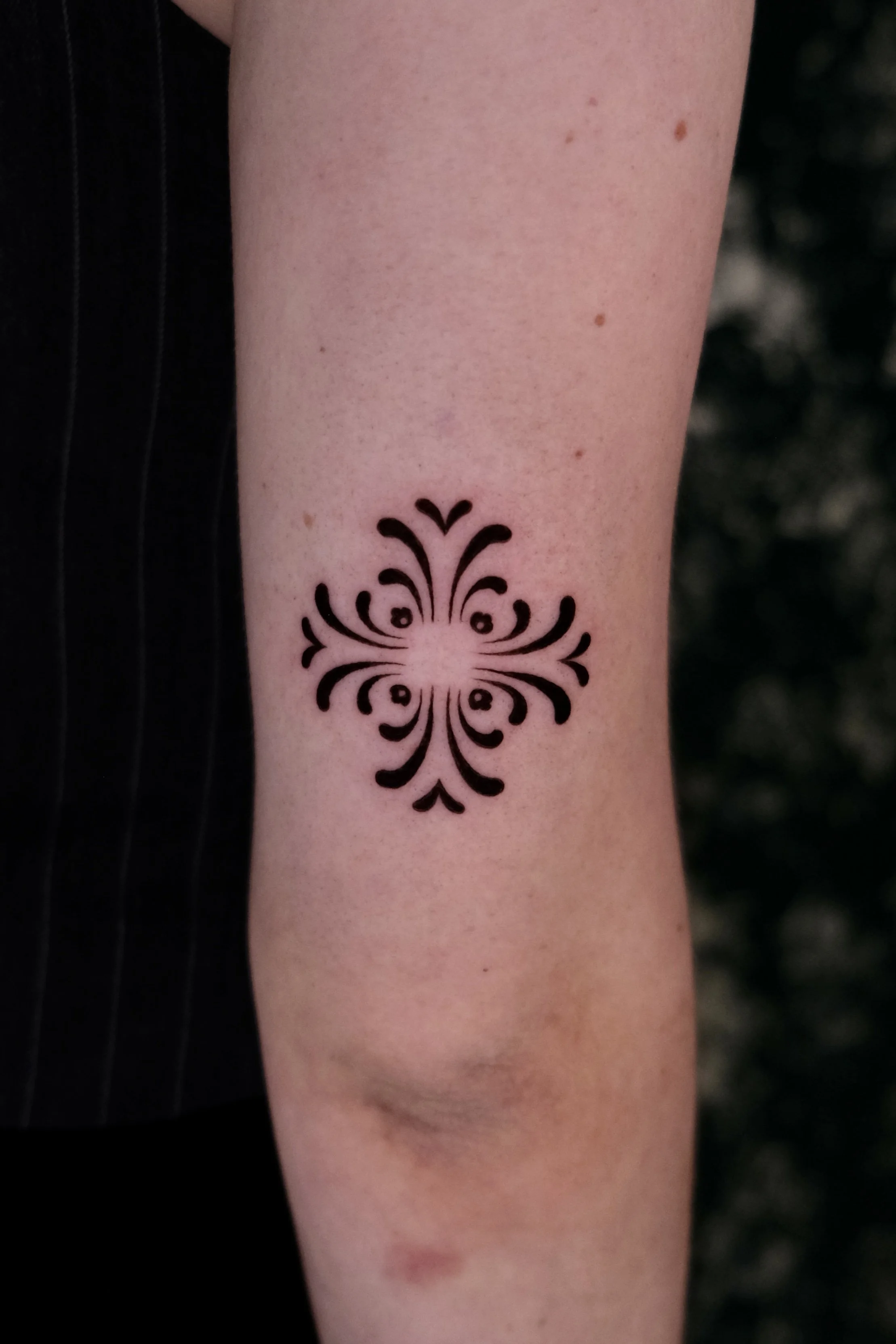 klein blackwork ornament